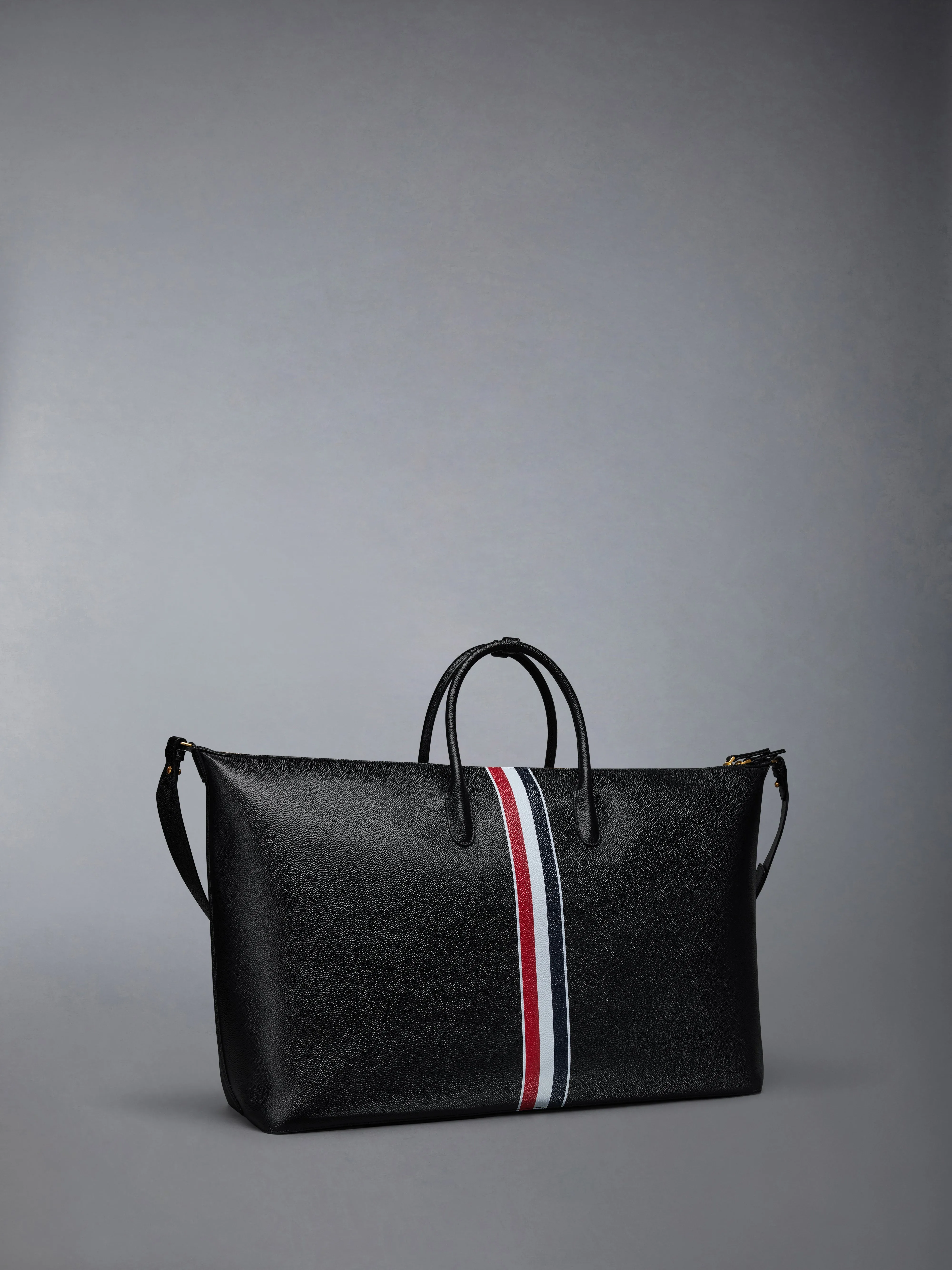 PEBBLE GRAIN DUFFLE BAG sold by Thom Browne product image thumbnail 2