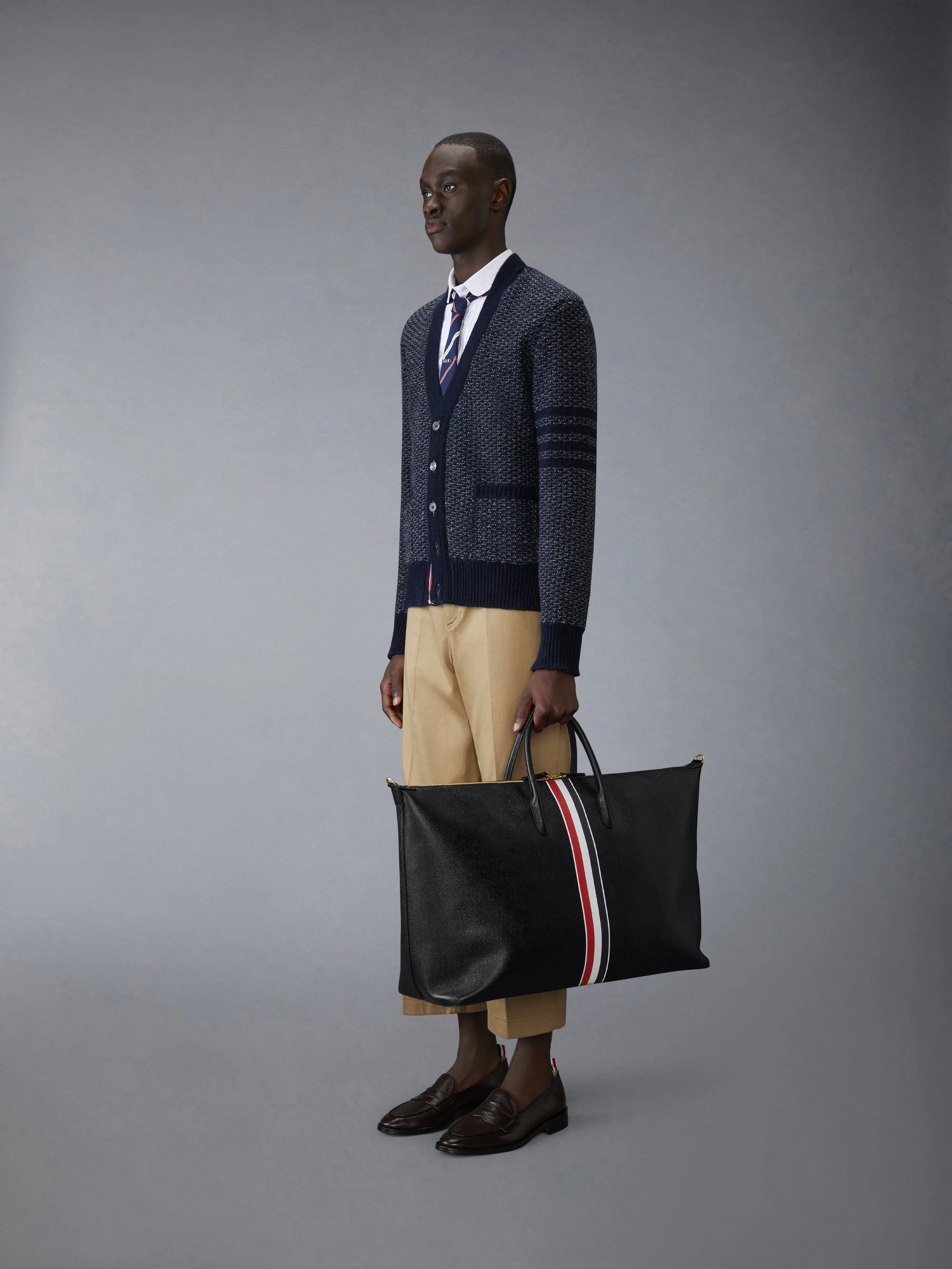 PEBBLE GRAIN DUFFLE BAG sold by Thom Browne product image thumbnail 4