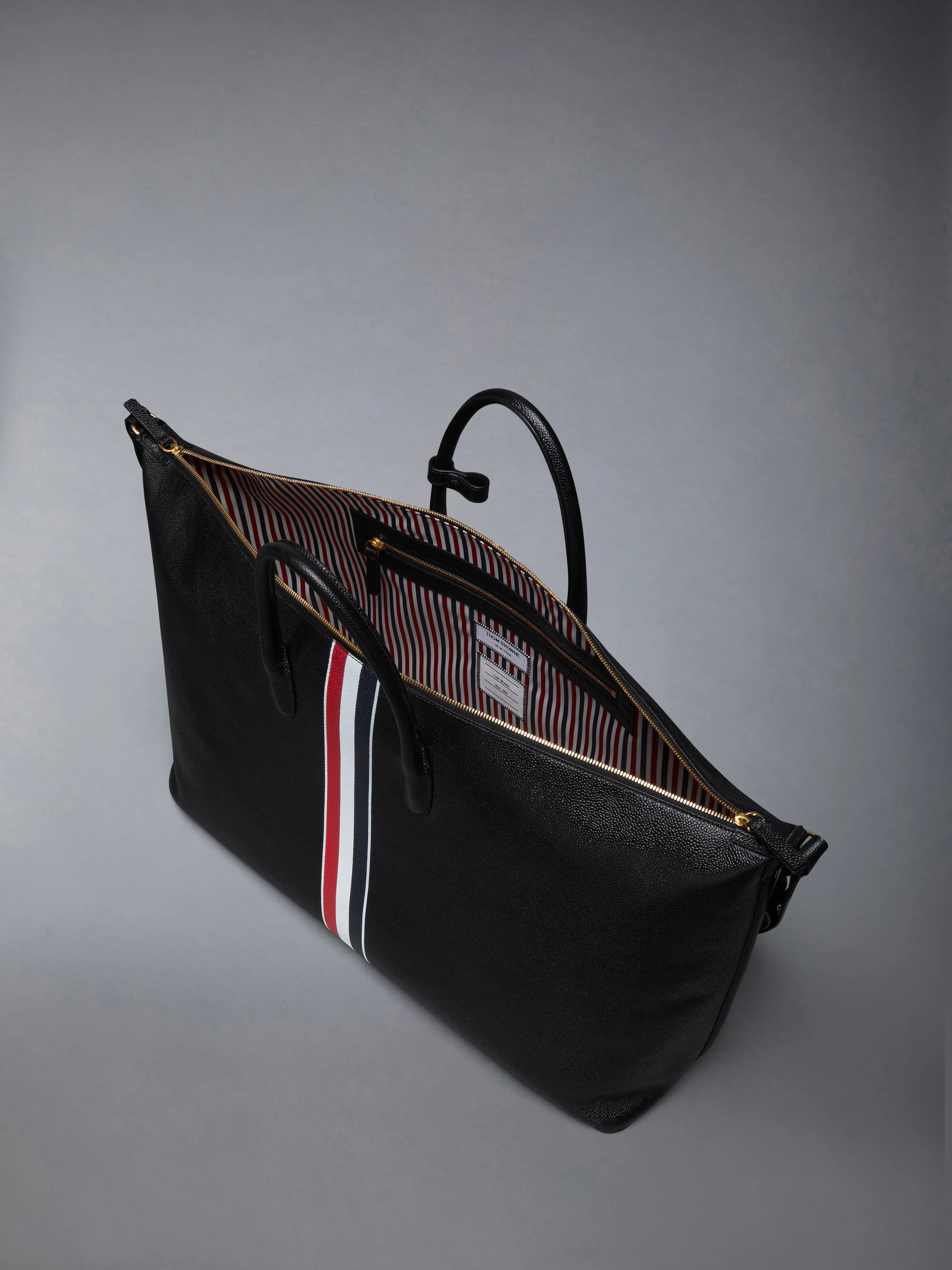 PEBBLE GRAIN DUFFLE BAG sold by Thom Browne product image thumbnail 5