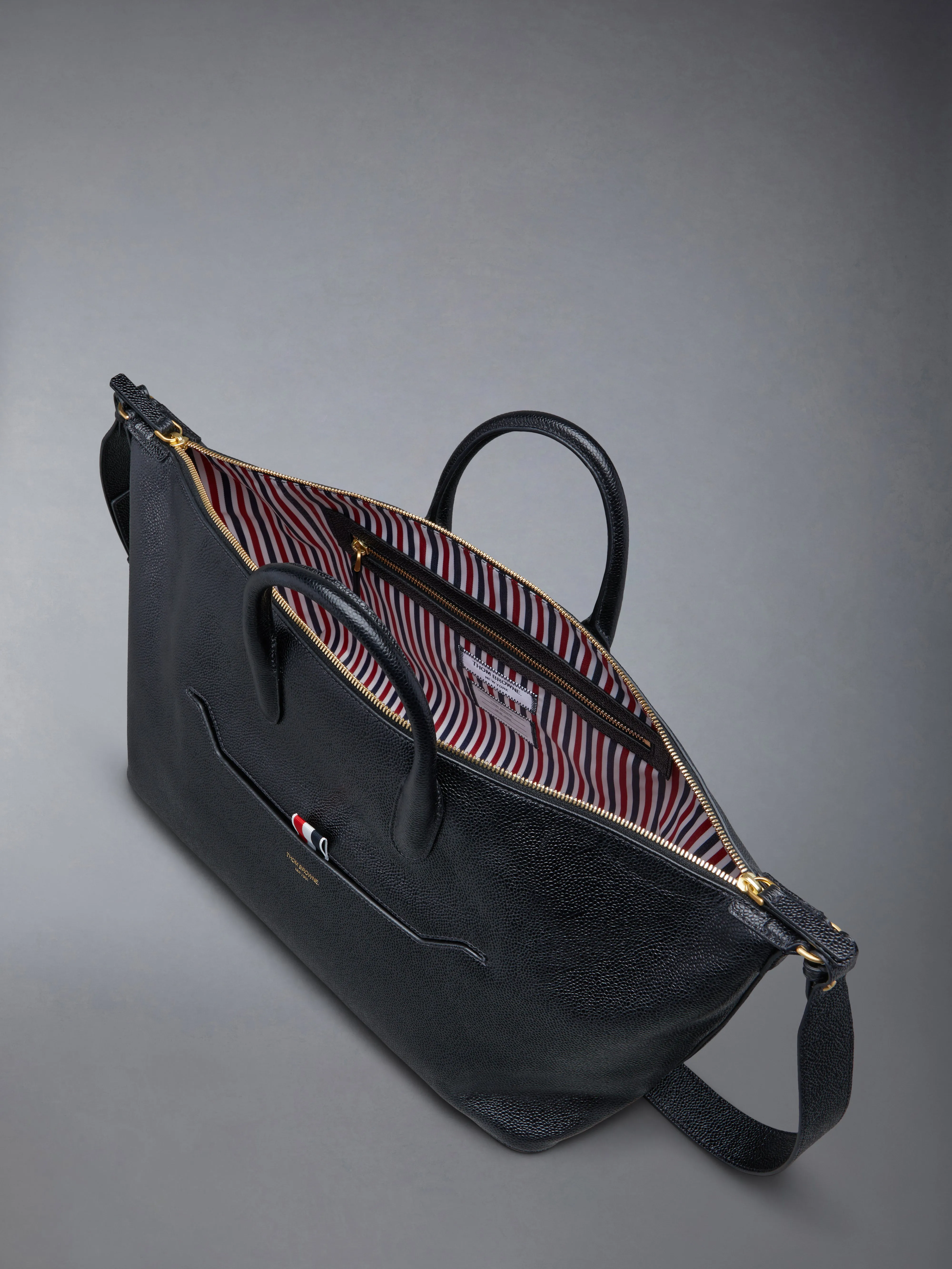 PEBBLE GRAIN MEDIUM DUFFLE sold by Thom Browne product image thumbnail 5