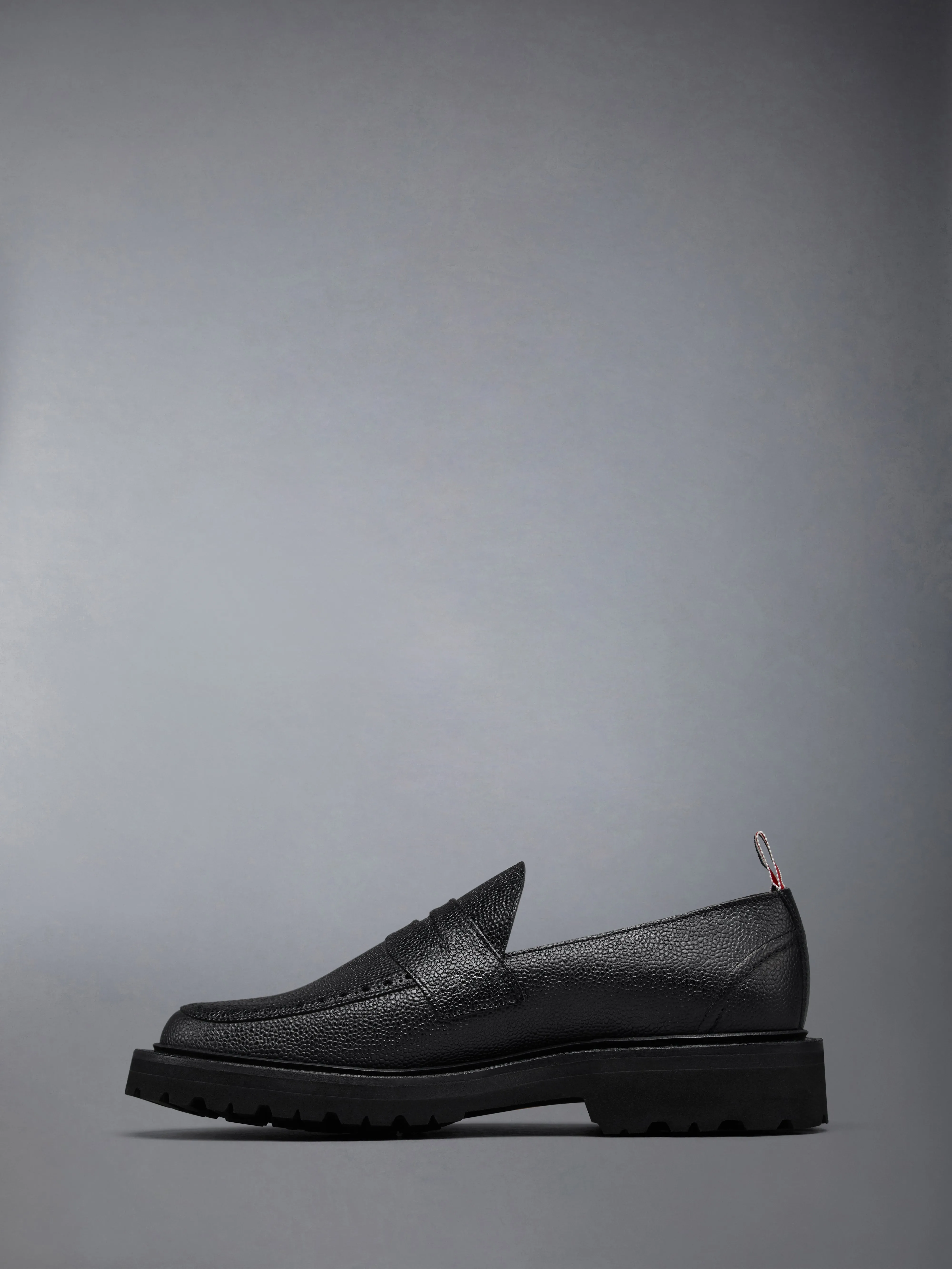 PEBBLE GRAIN COMMANDO SOLE PENNY LOAFER sold by Thom Browne product image thumbnail 3