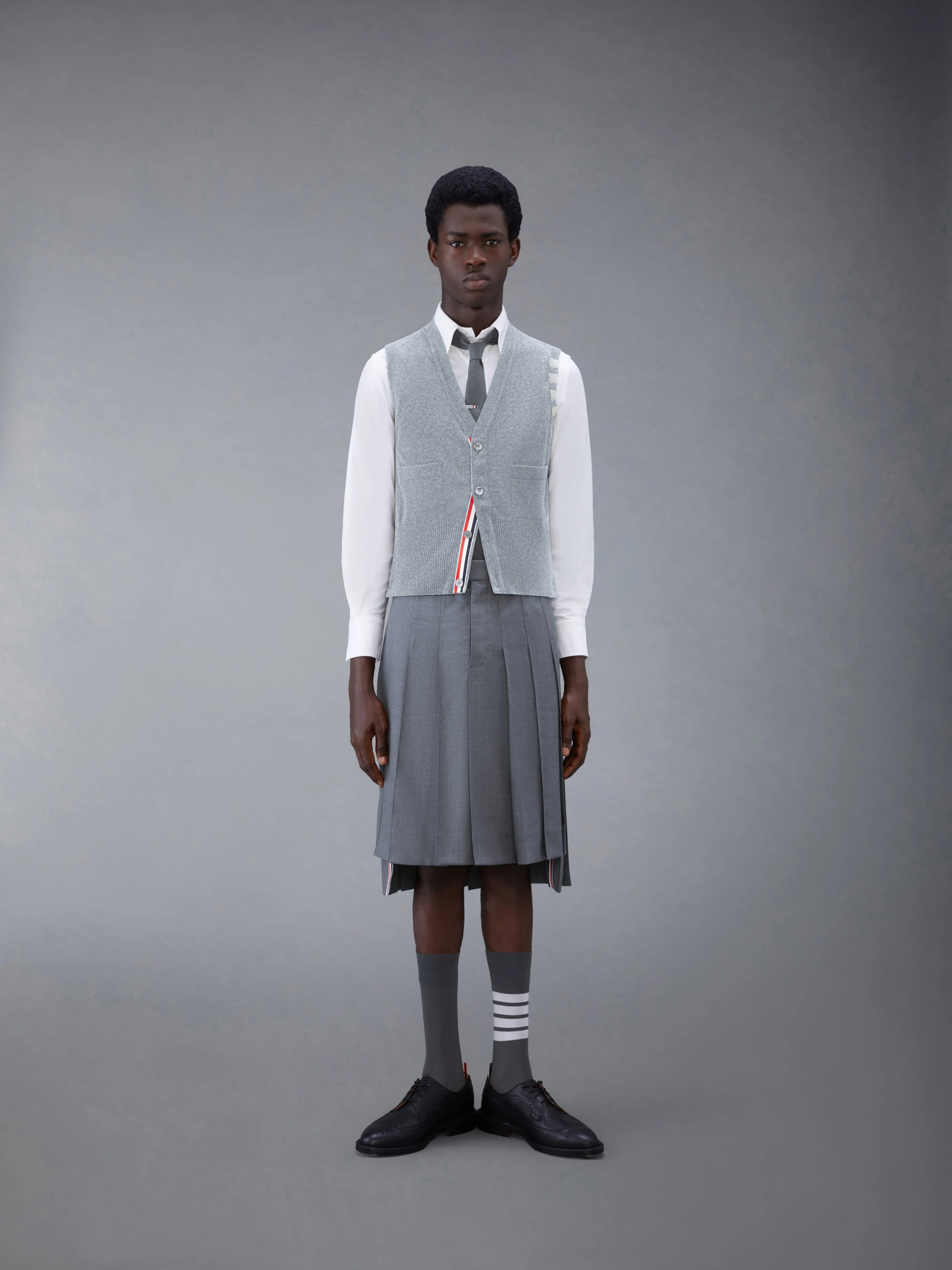 CASHMERE 4-BAR CLASSIC CARDIGAN VEST sold by Thom Browne product image thumbnail 3