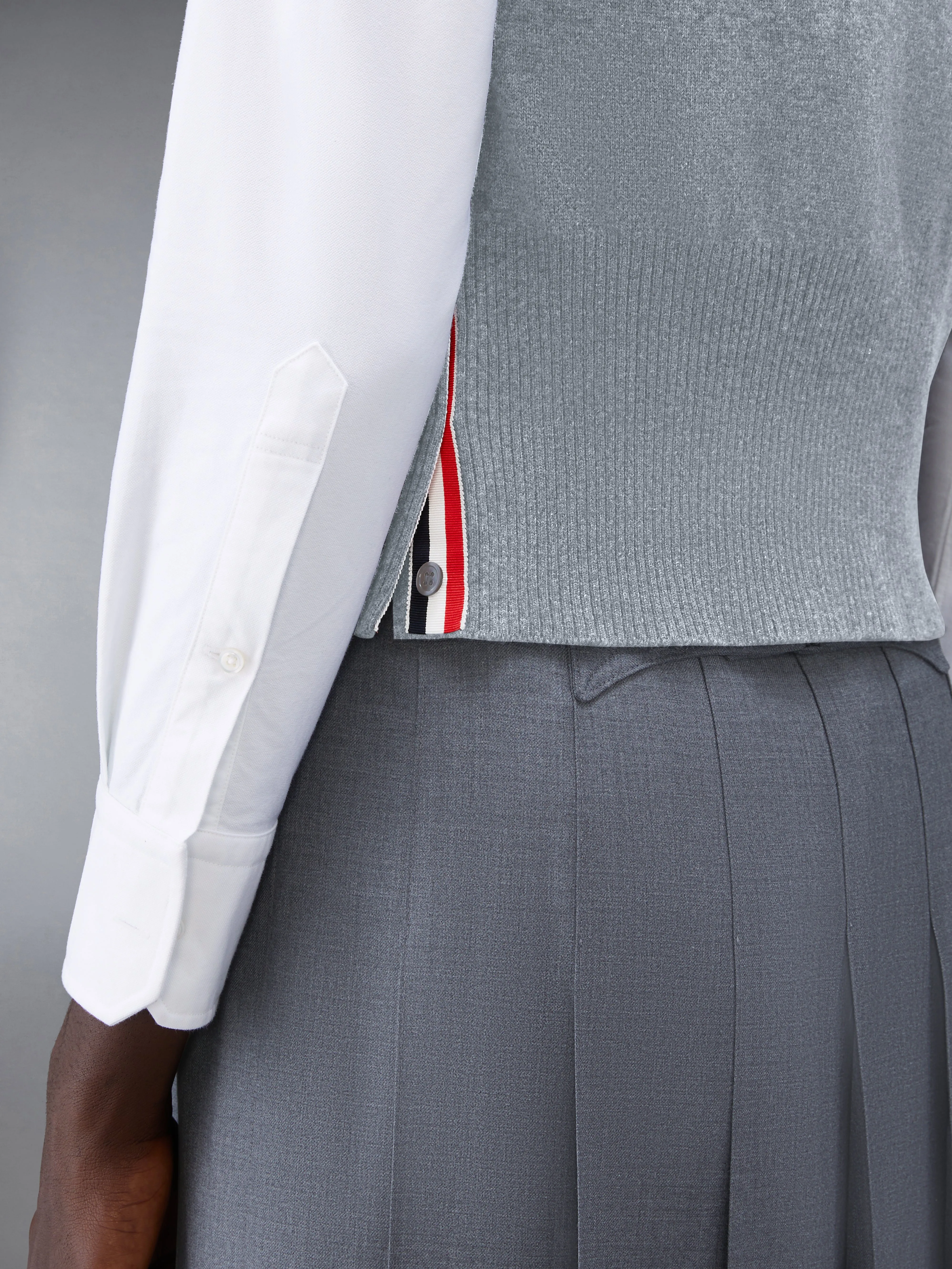 CASHMERE 4-BAR CLASSIC CARDIGAN VEST sold by Thom Browne product image thumbnail 5