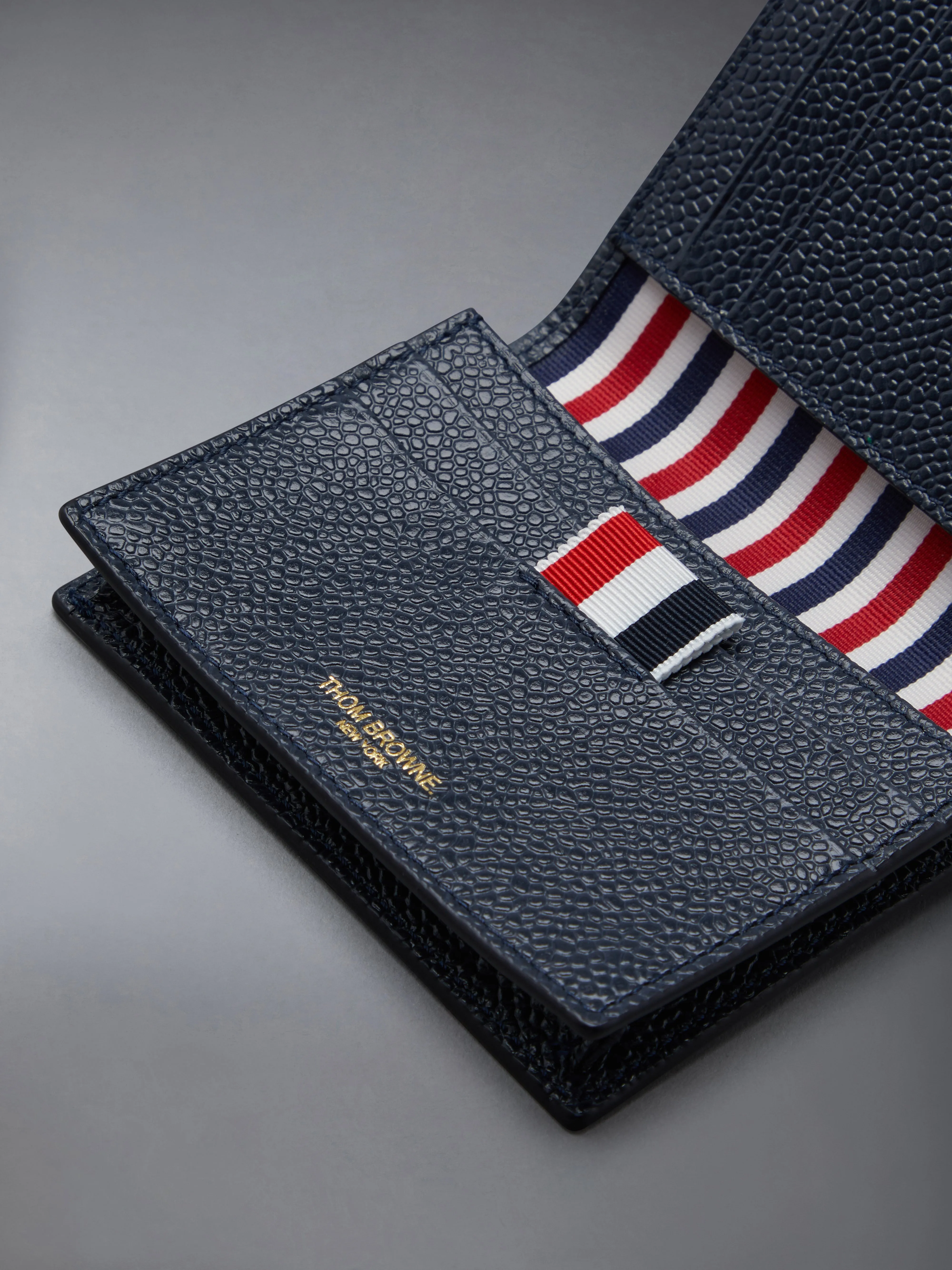 PEBBLE GRAIN NOTE COMPARTMENT SINGLE CARD HOLDER sold by Thom Browne product image thumbnail 4
