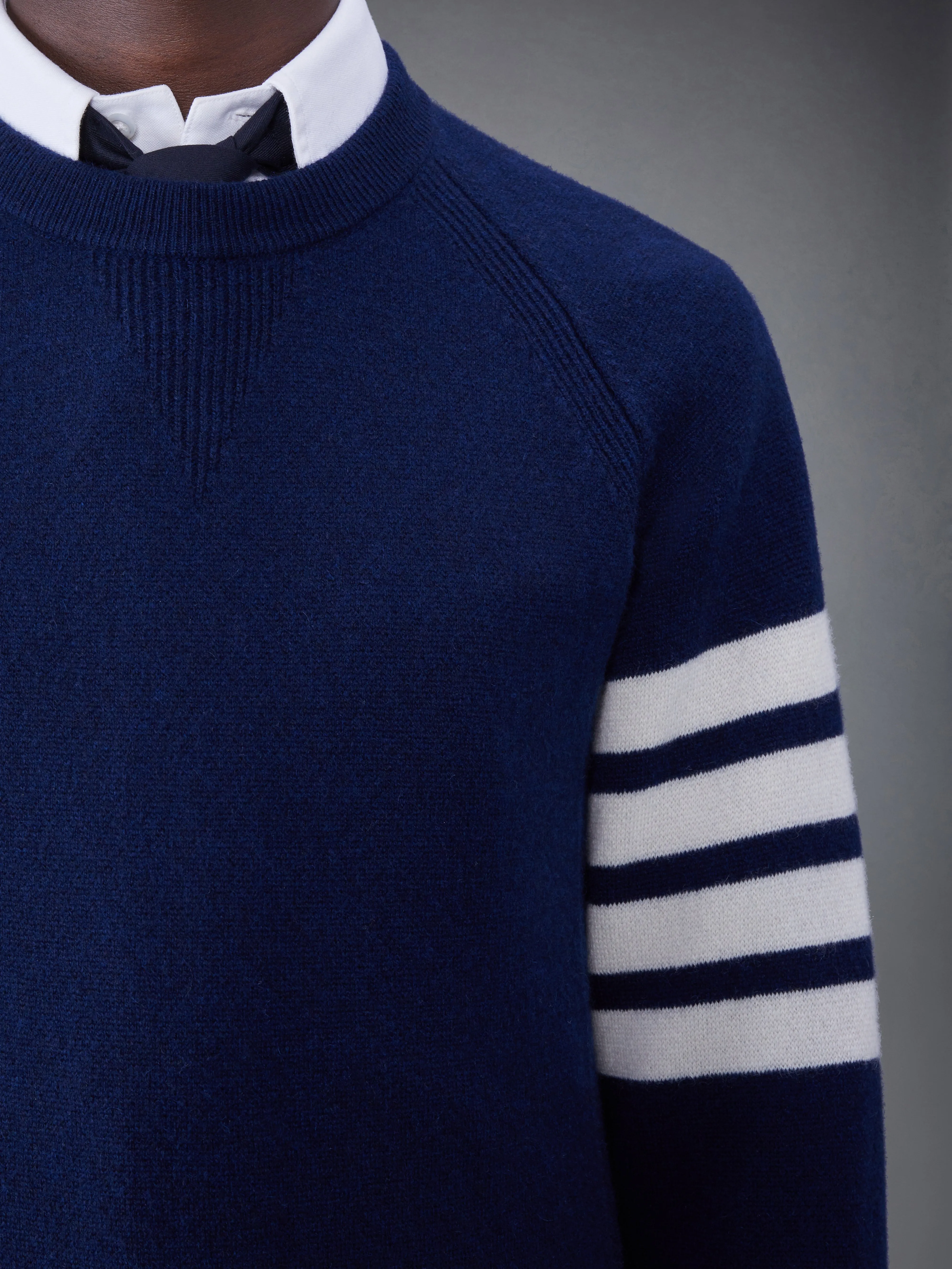 FRENCH TERRY CASHMERE 4-BAR CREWNECK PULLOVER sold by Thom Browne product image thumbnail 4