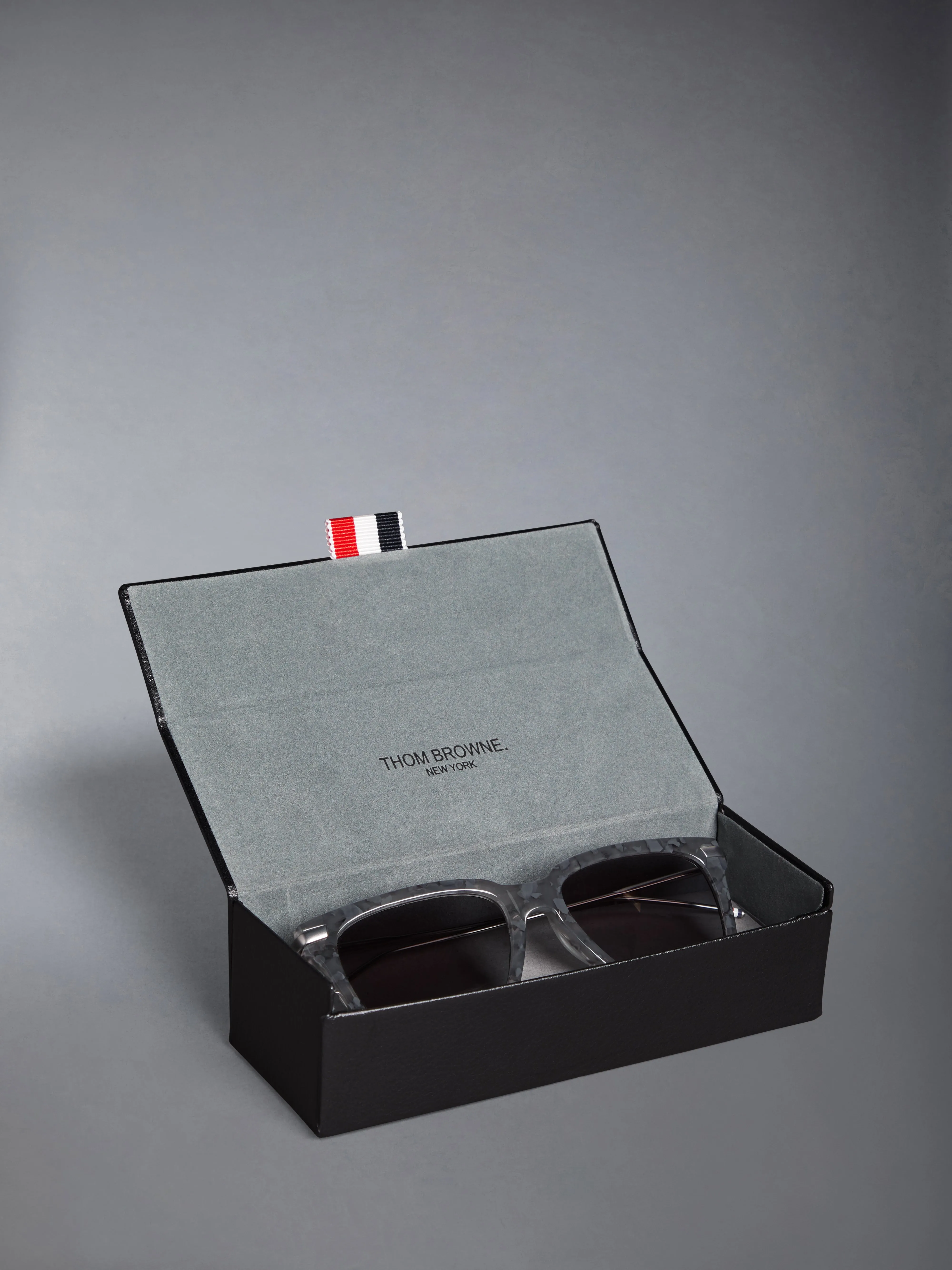 ACETATE AND TITANIUM RECTANGULAR SUNGLASSES sold by Thom Browne product image thumbnail 4