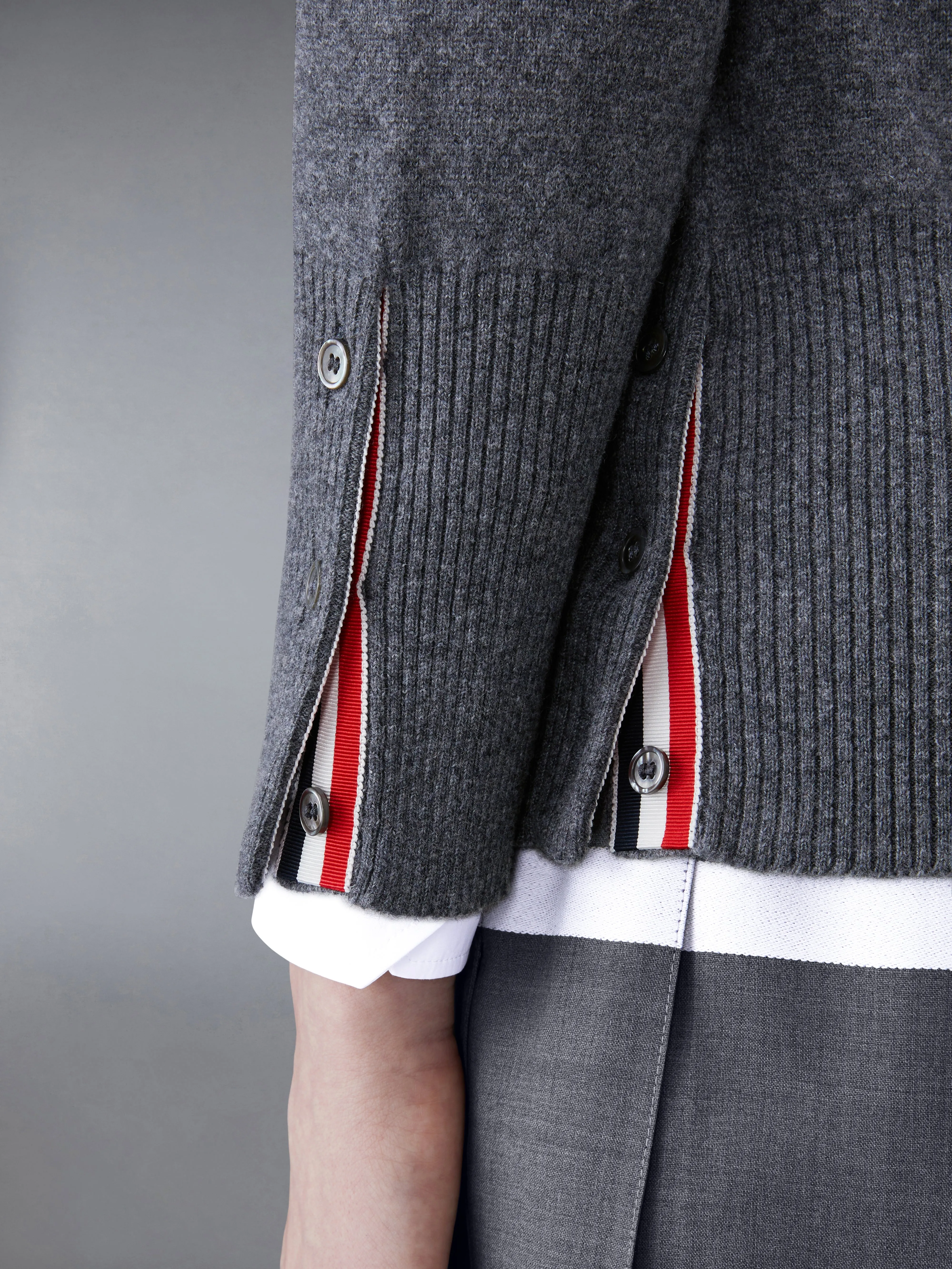 CLASSIC CASHMERE 4-BAR CREW NECK CARDIGAN sold by Thom Browne product image thumbnail 5