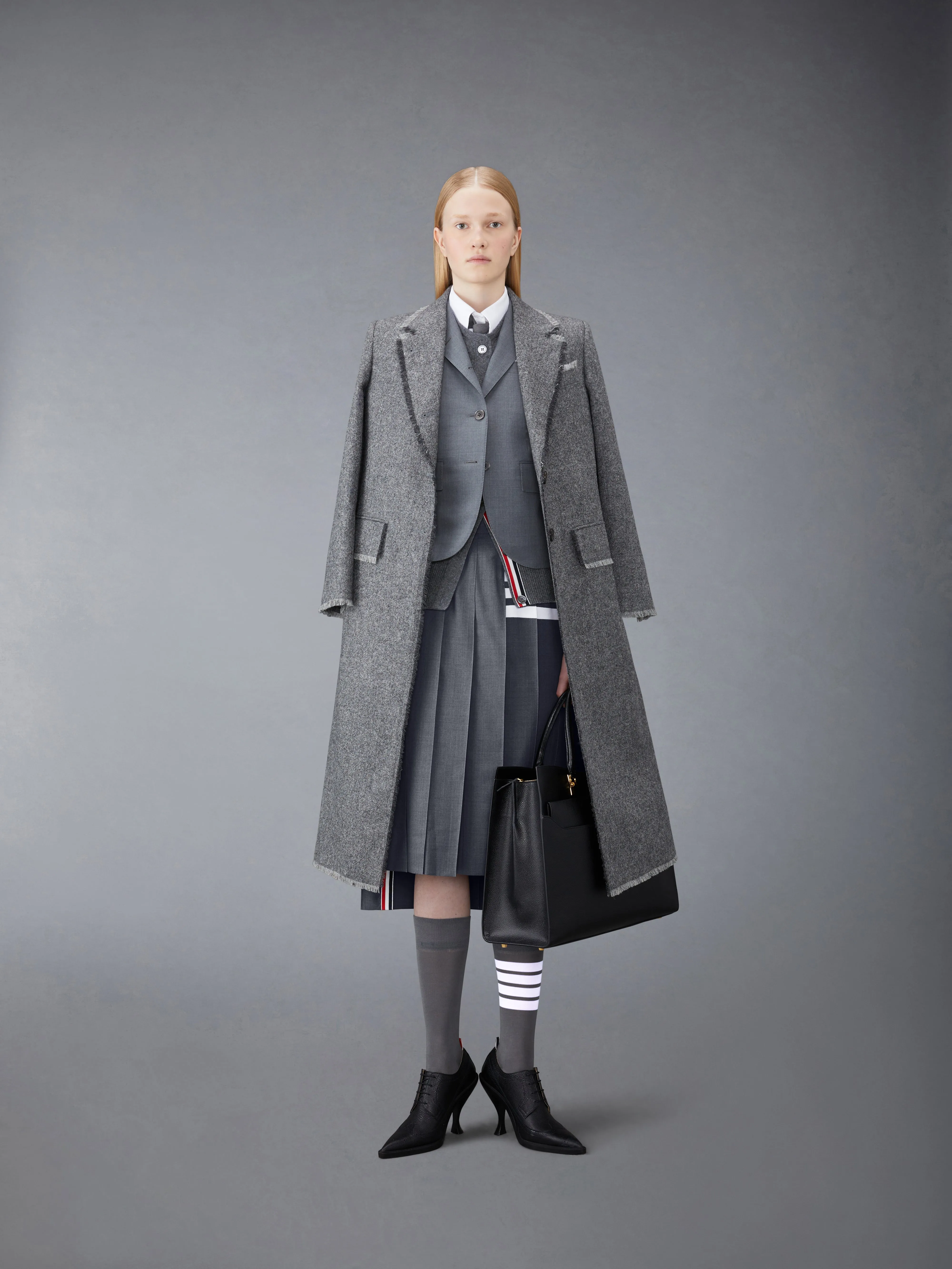 CLASSIC CASHMERE 4-BAR CREW NECK CARDIGAN sold by Thom Browne product image thumbnail 4