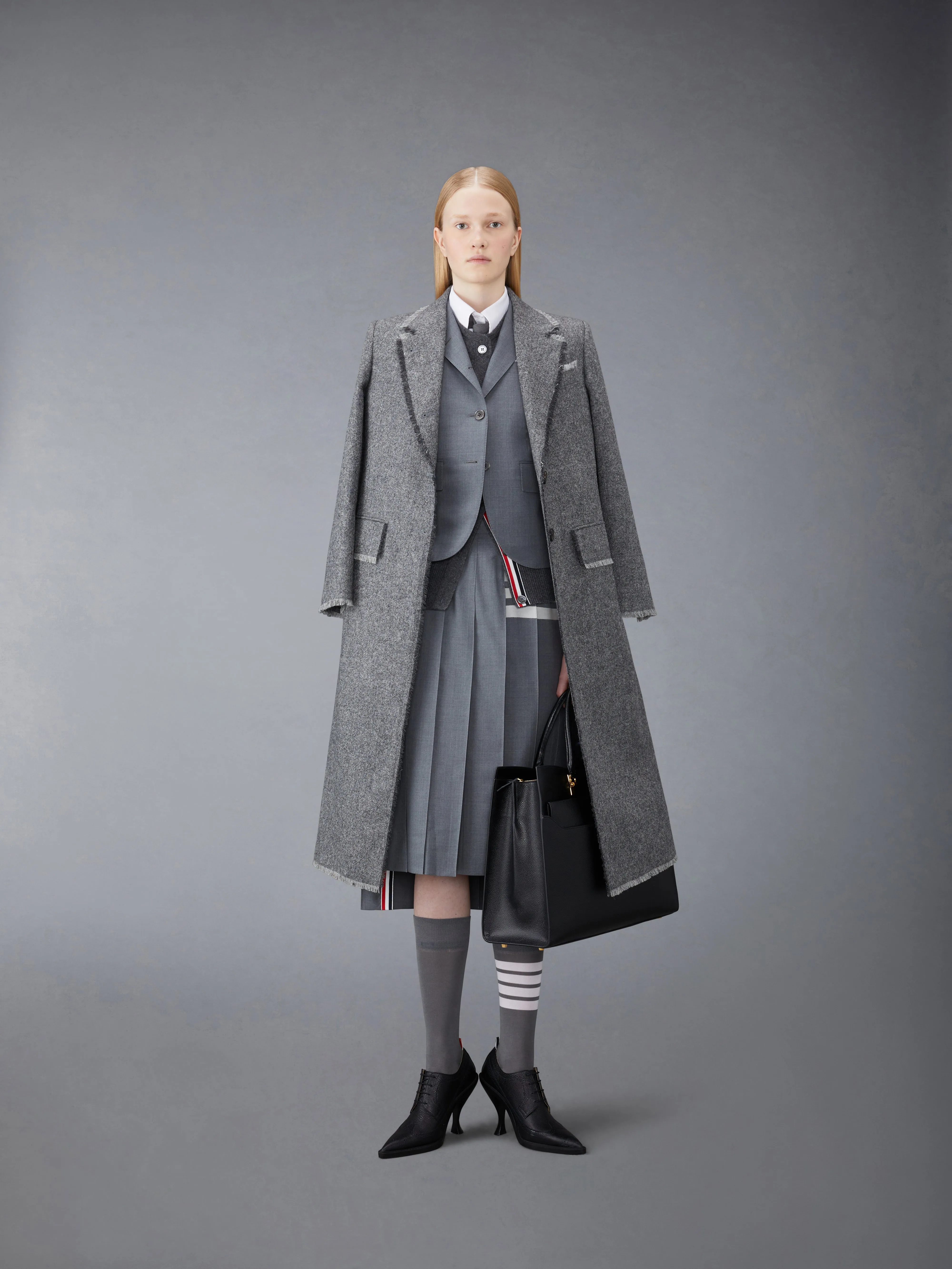 CLASSIC CASHMERE 4-BAR CREW NECK CARDIGAN sold by Thom Browne product image thumbnail 4