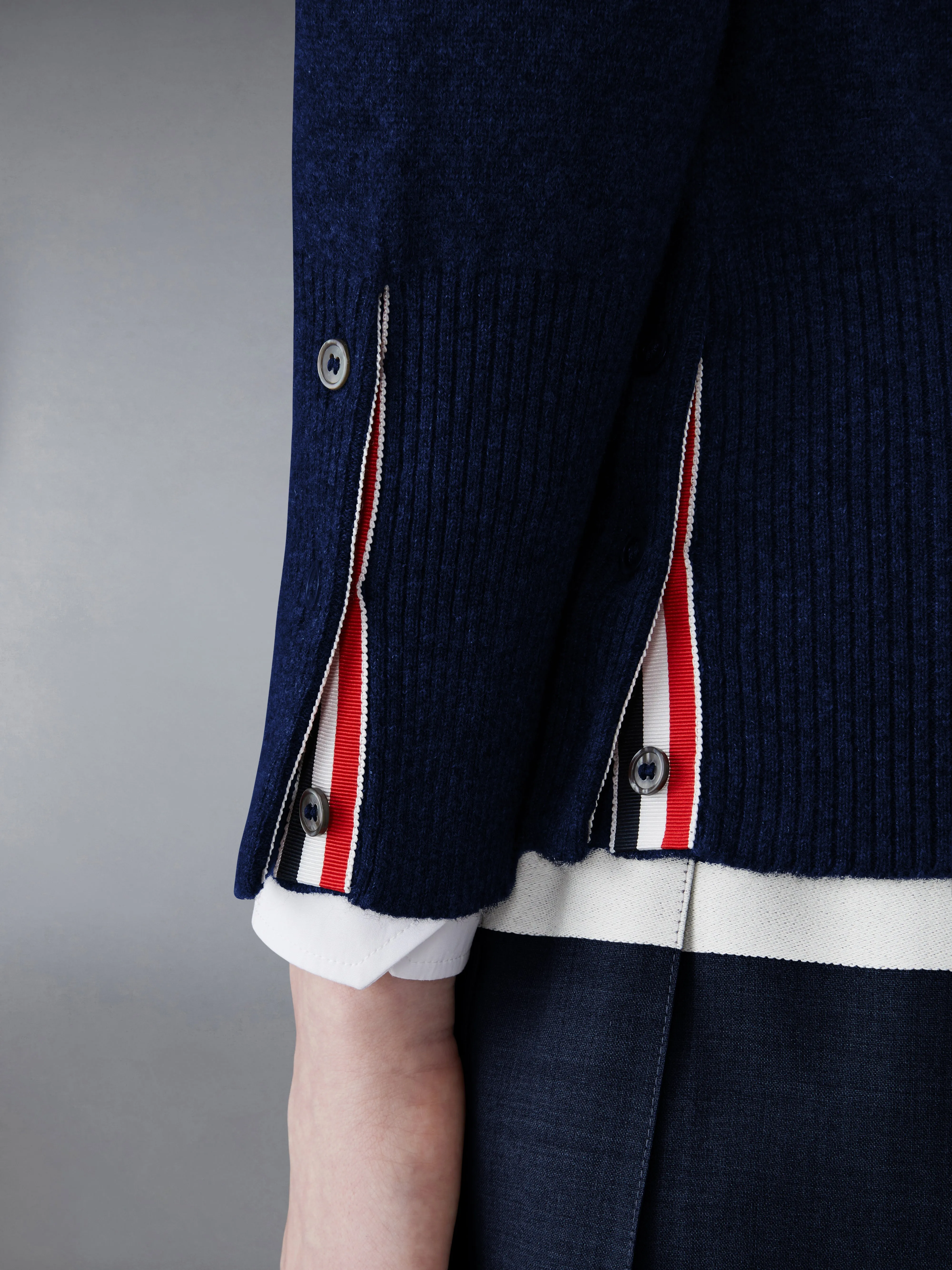CLASSIC CASHMERE 4-BAR CREW NECK CARDIGAN sold by Thom Browne product image thumbnail 5