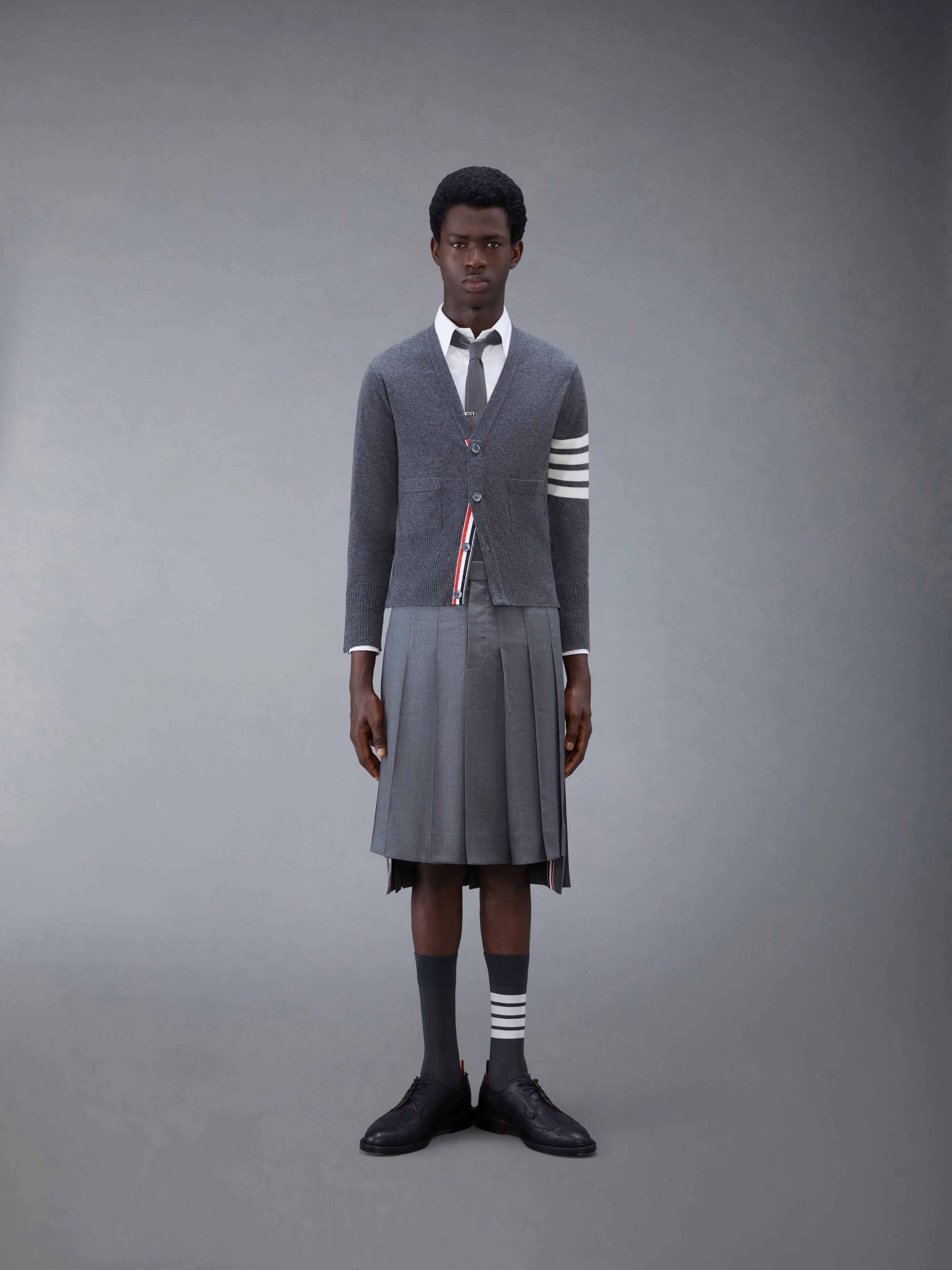 CLASSIC CASHMERE 4-BAR V-NECK CARDIGAN sold by Thom Browne product image thumbnail 3