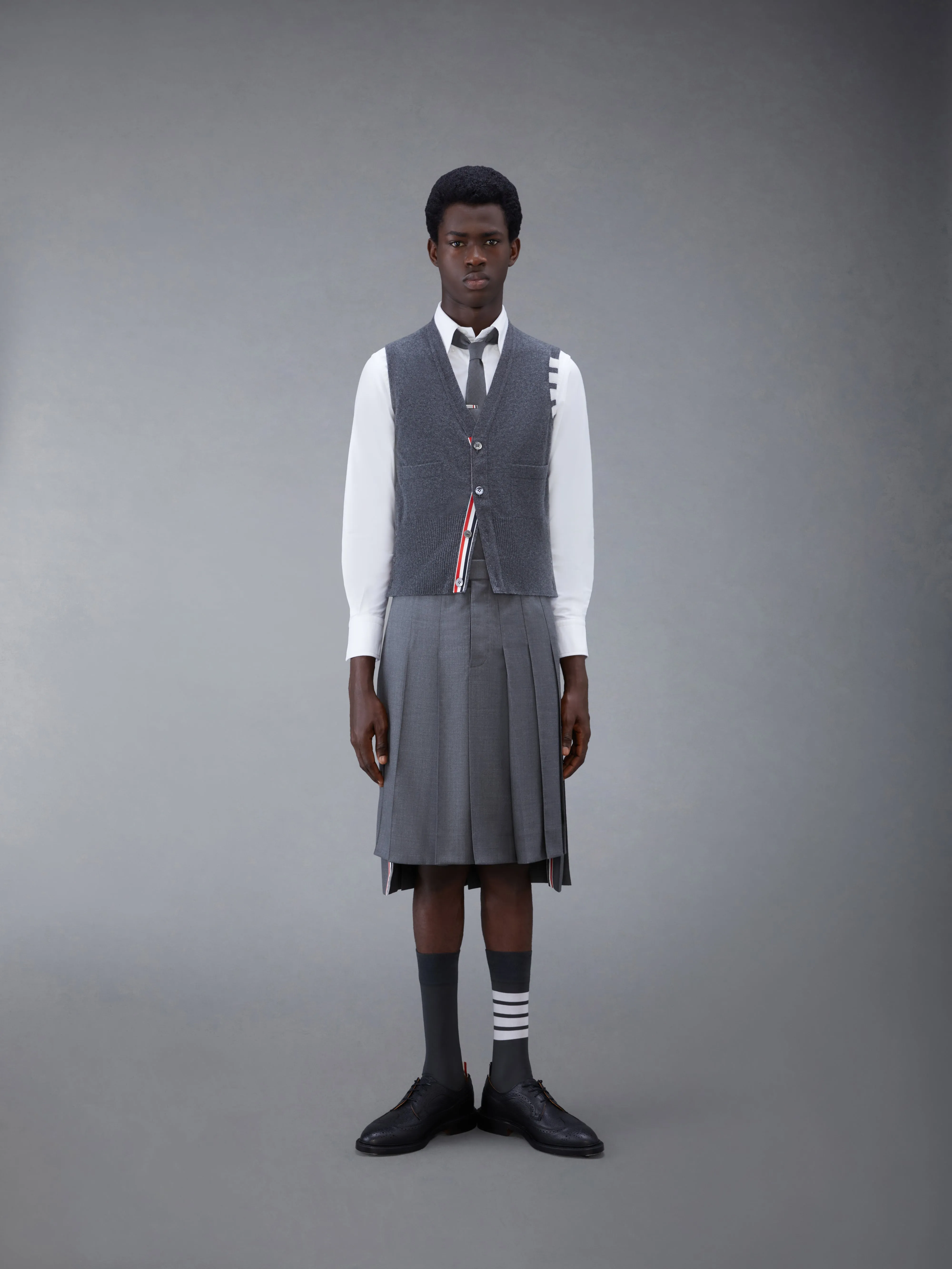 CLASSIC CASHMERE 4-BAR V-NECK CARDIGAN VEST sold by Thom Browne product image thumbnail 3