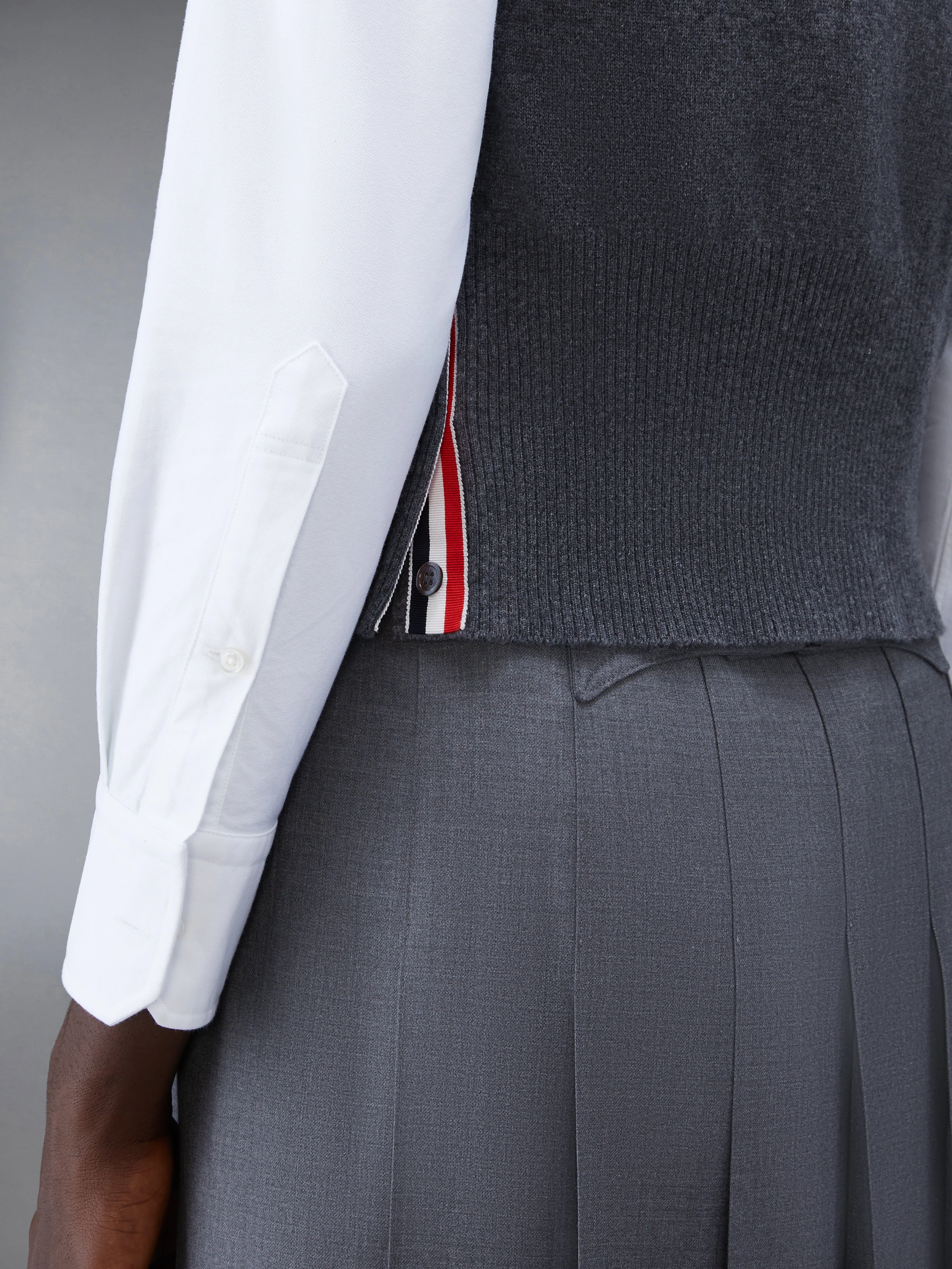 CLASSIC CASHMERE 4-BAR V-NECK CARDIGAN VEST sold by Thom Browne product image thumbnail 5