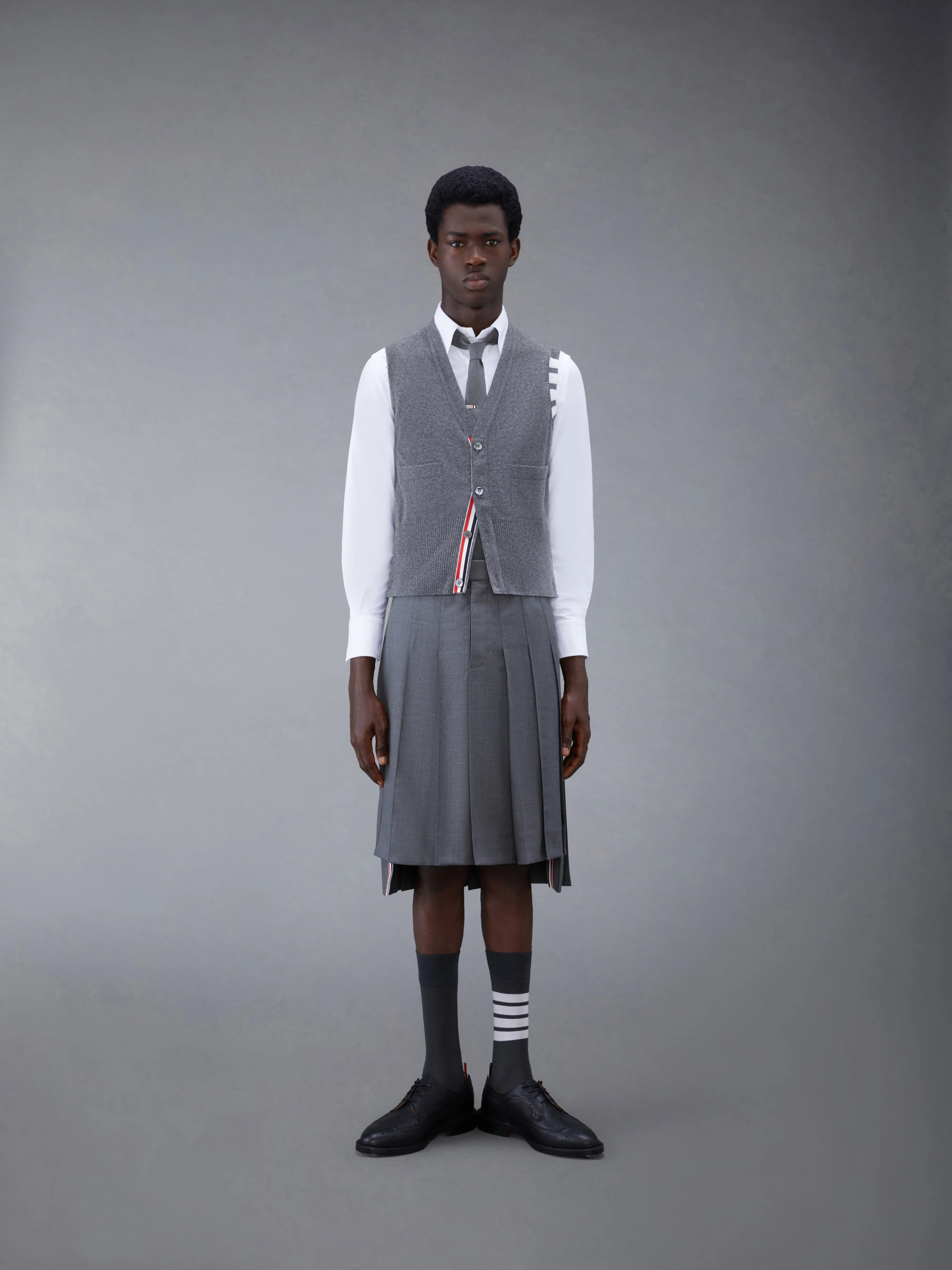 CLASSIC CASHMERE 4-BAR V-NECK CARDIGAN VEST sold by Thom Browne product image thumbnail 3
