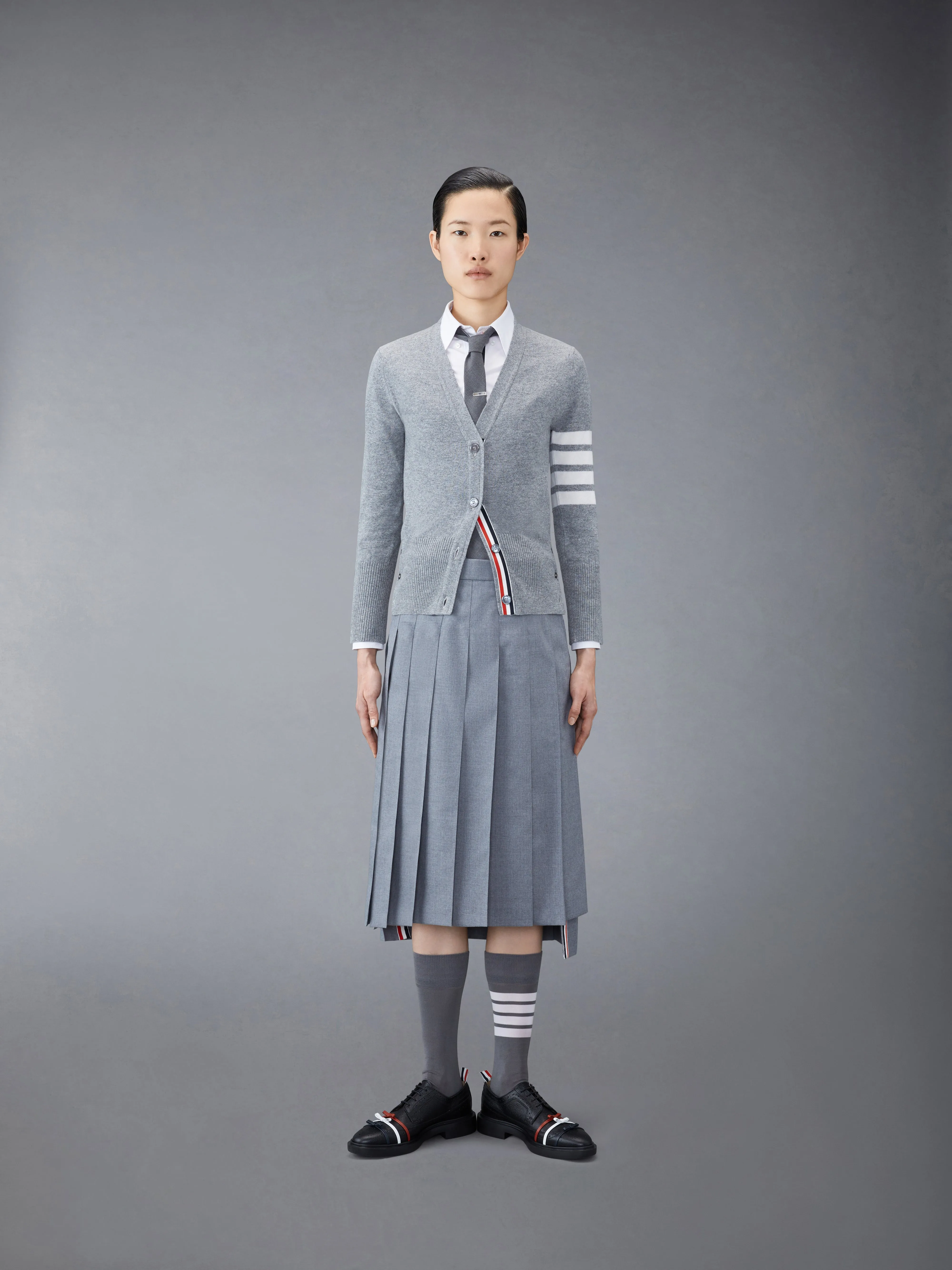 CLASSIC CASHMERE 4-BAR V-NECK CARDIGAN sold by Thom Browne product image thumbnail 3