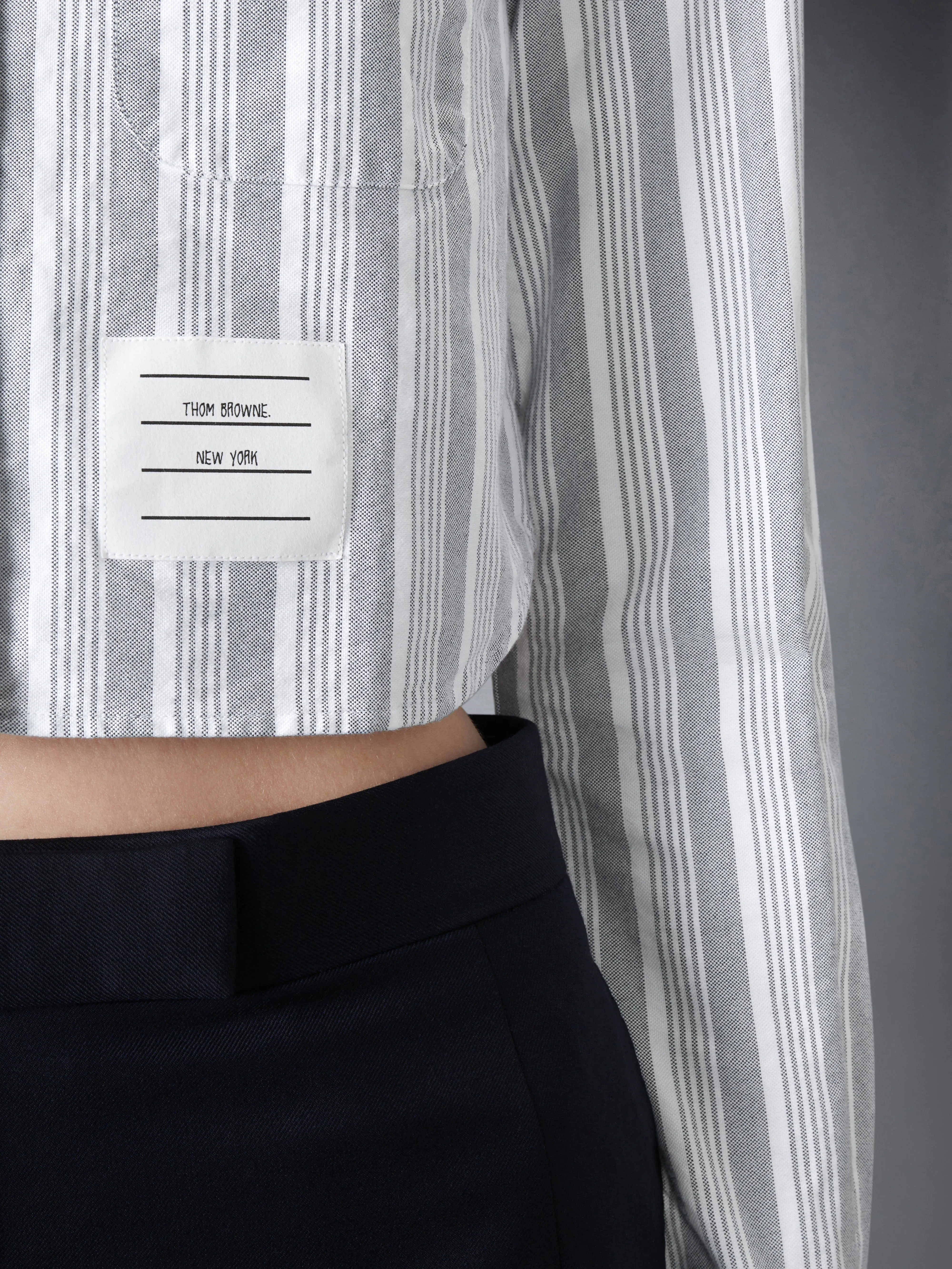 OXFORD CROPPED 4-BAR BUTTON DOWN SHIRT sold by Thom Browne product image thumbnail 5