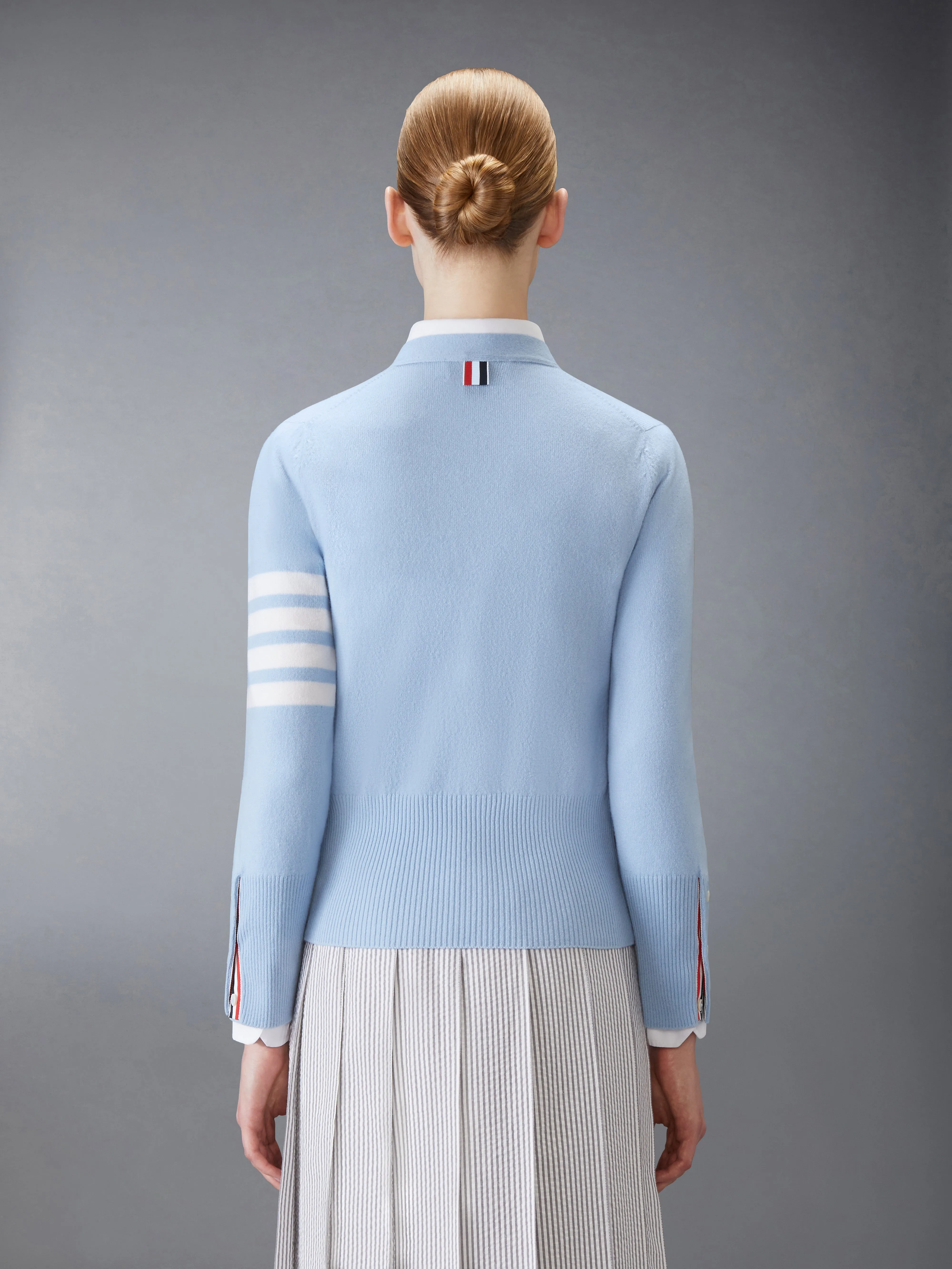 CLASSIC CASHMERE 4-BAR V-NECK CARDIGAN sold by Thom Browne product image thumbnail 2