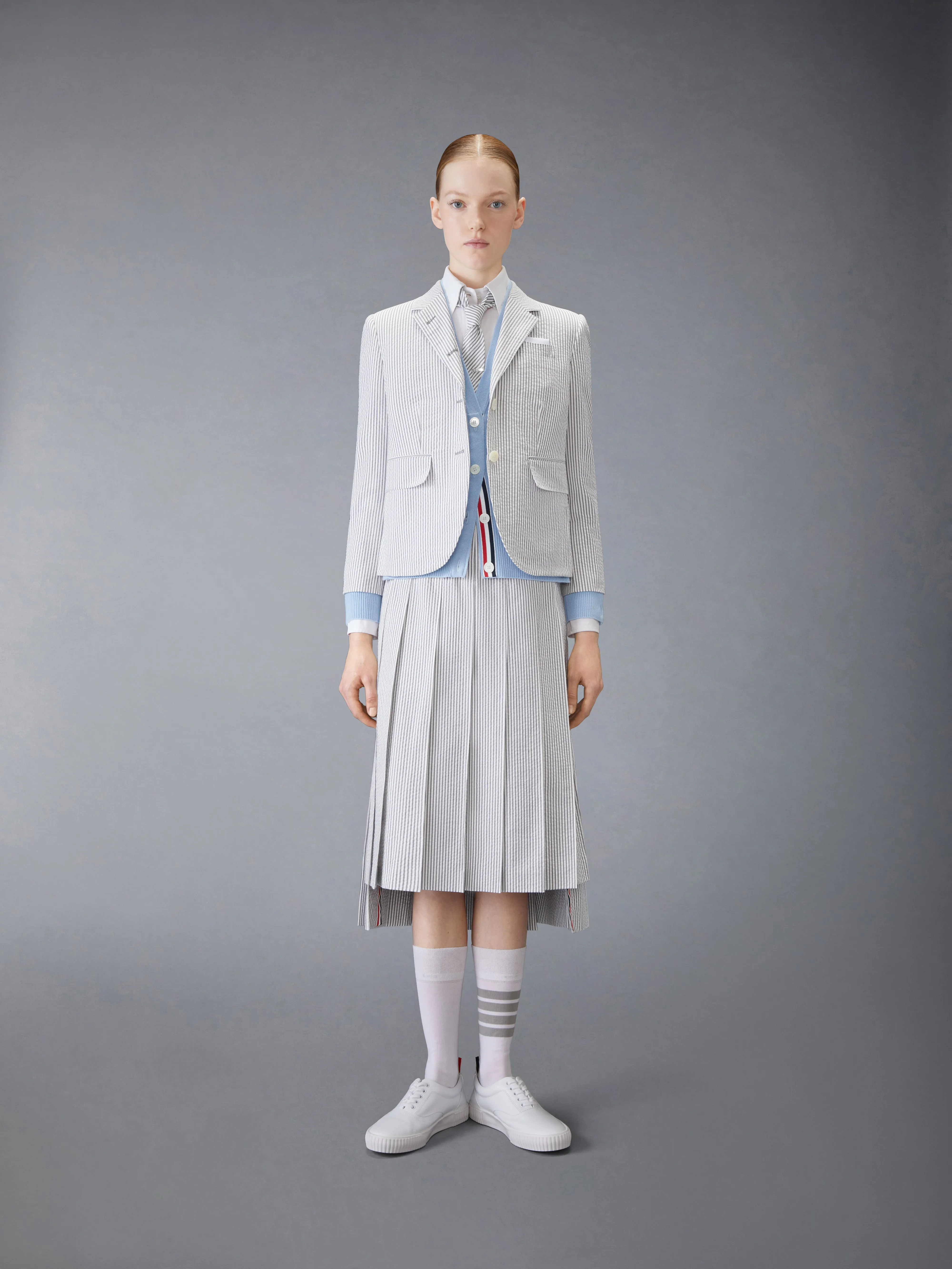 CLASSIC CASHMERE 4-BAR V-NECK CARDIGAN sold by Thom Browne product image thumbnail 3