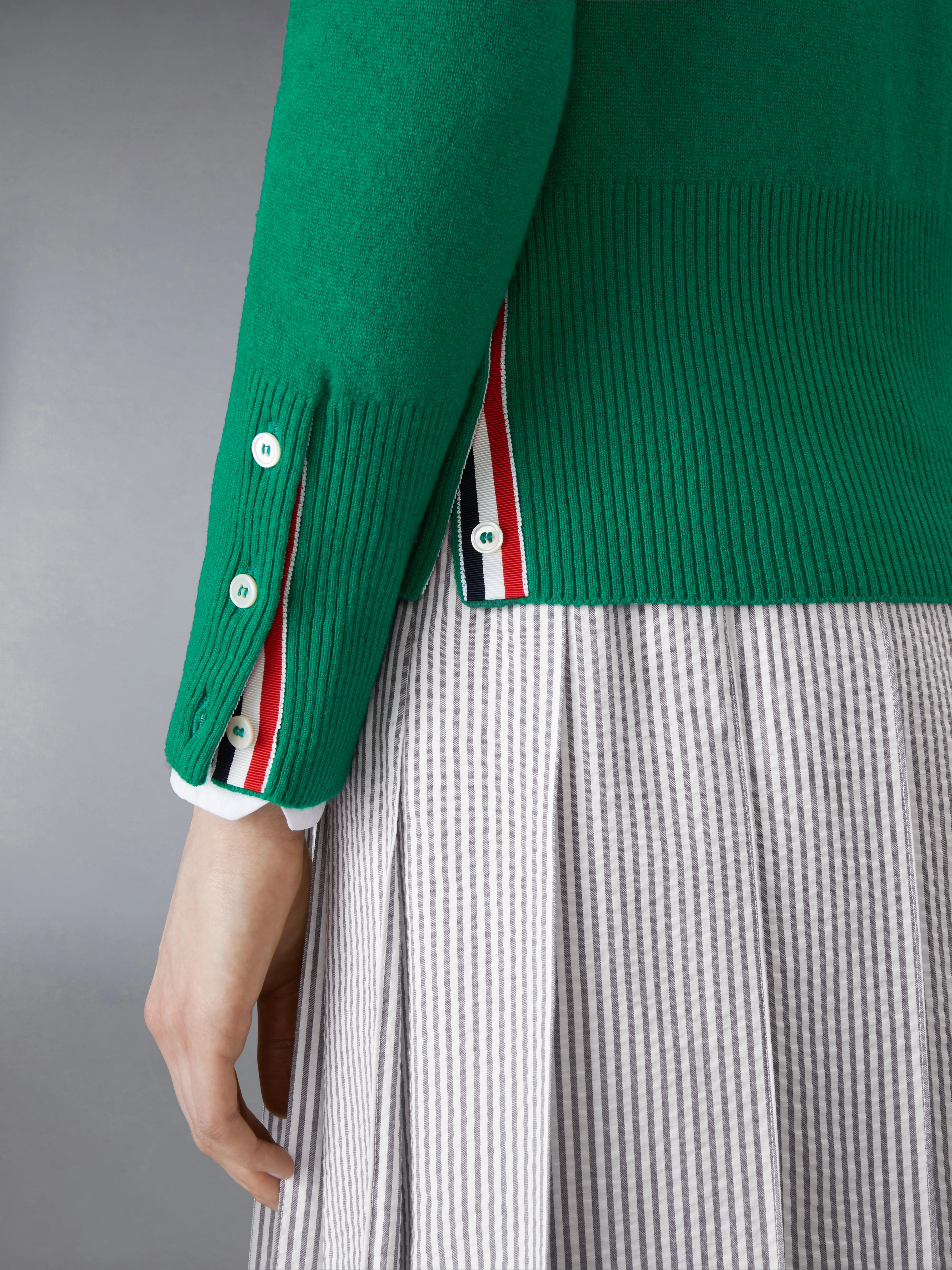 CLASSIC CASHMERE 4-BAR V-NECK CARDIGAN sold by Thom Browne product image thumbnail 4