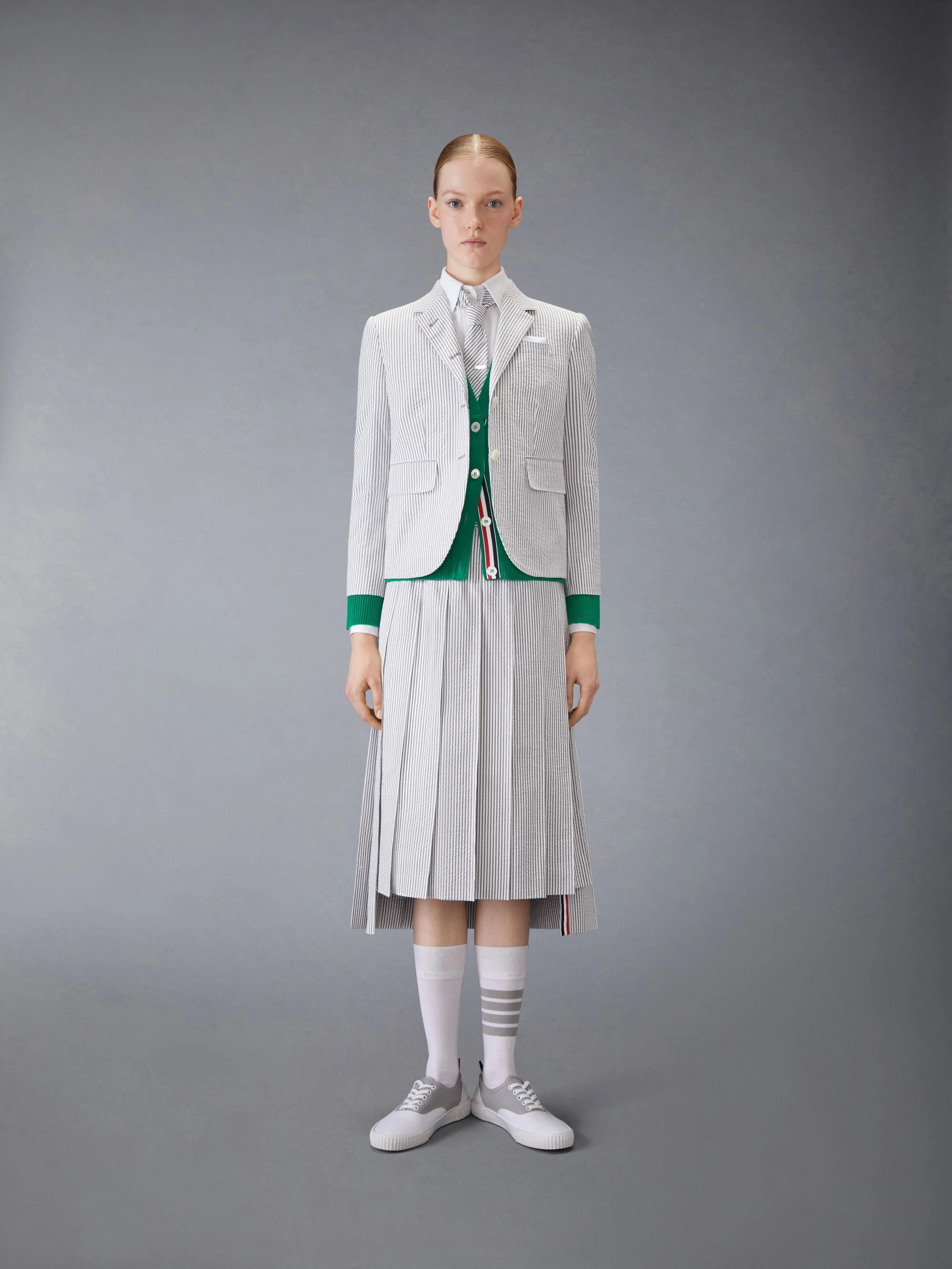 CLASSIC CASHMERE 4-BAR V-NECK CARDIGAN sold by Thom Browne product image thumbnail 3