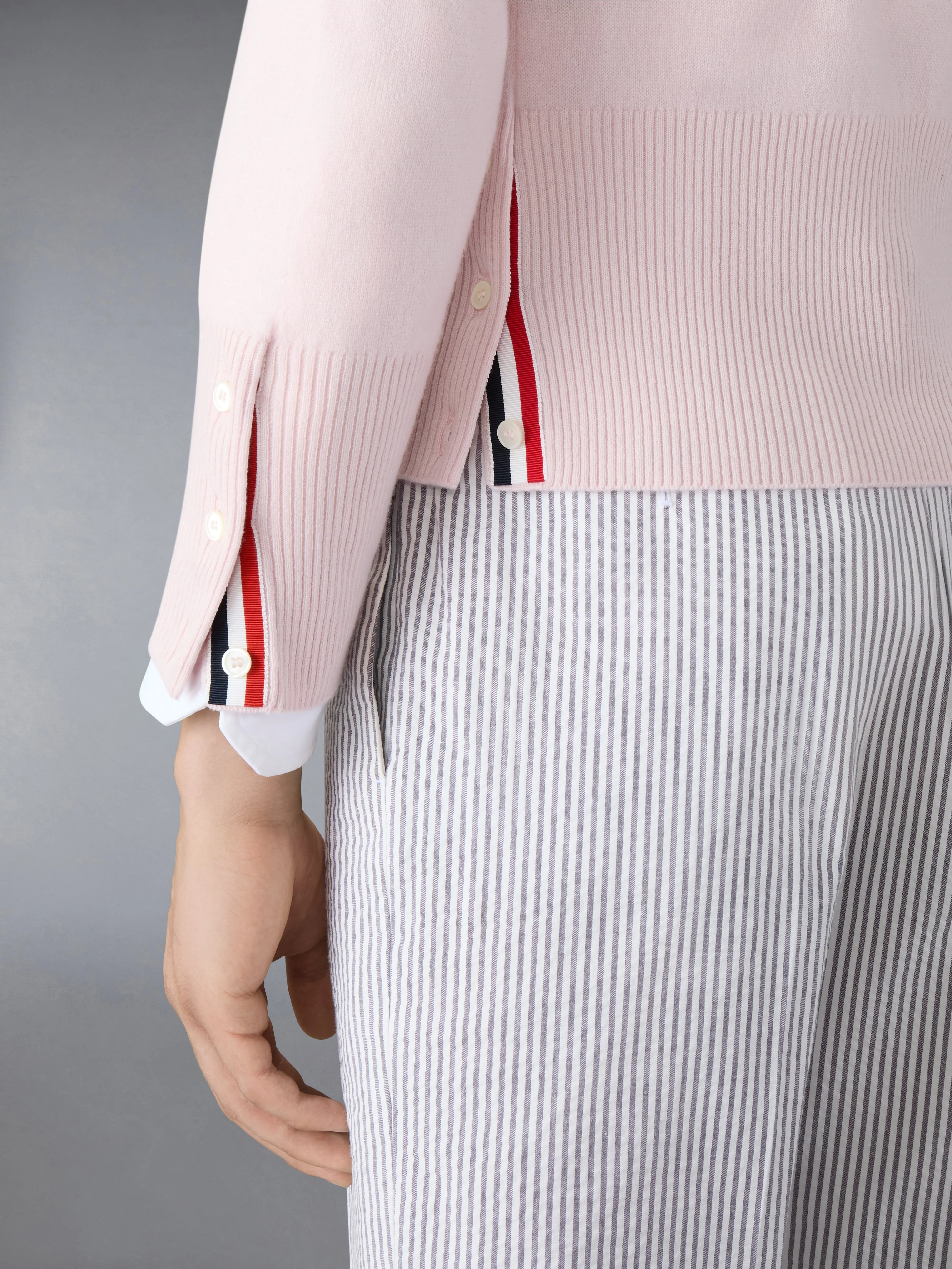 CLASSIC CASHMERE 4-BAR V-NECK CARDIGAN sold by Thom Browne product image thumbnail 4