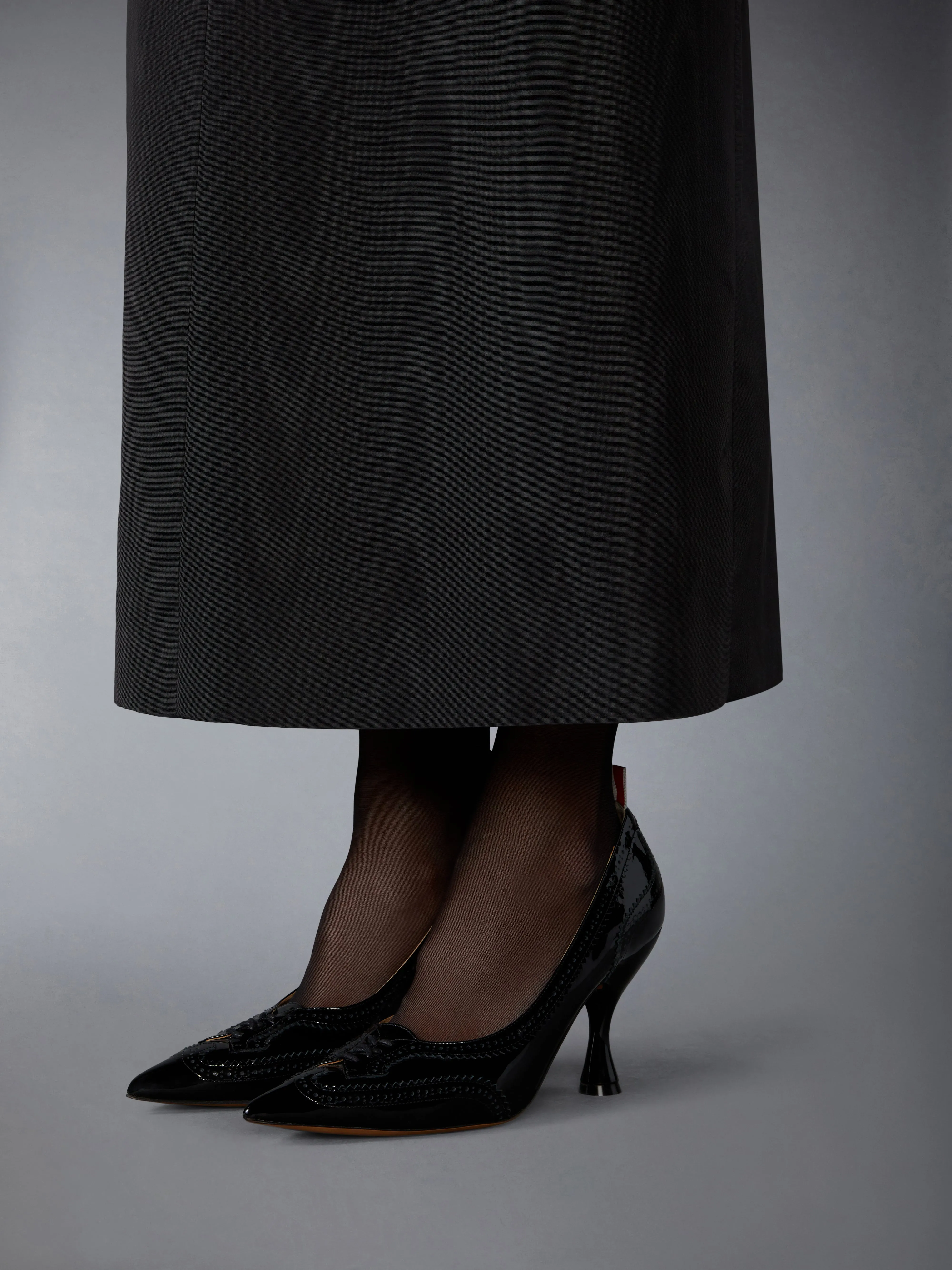 SOFT PATENT LEATHER WINGTIP 90MM CURVED HEEL PUMP sold by Thom Browne product image thumbnail 4