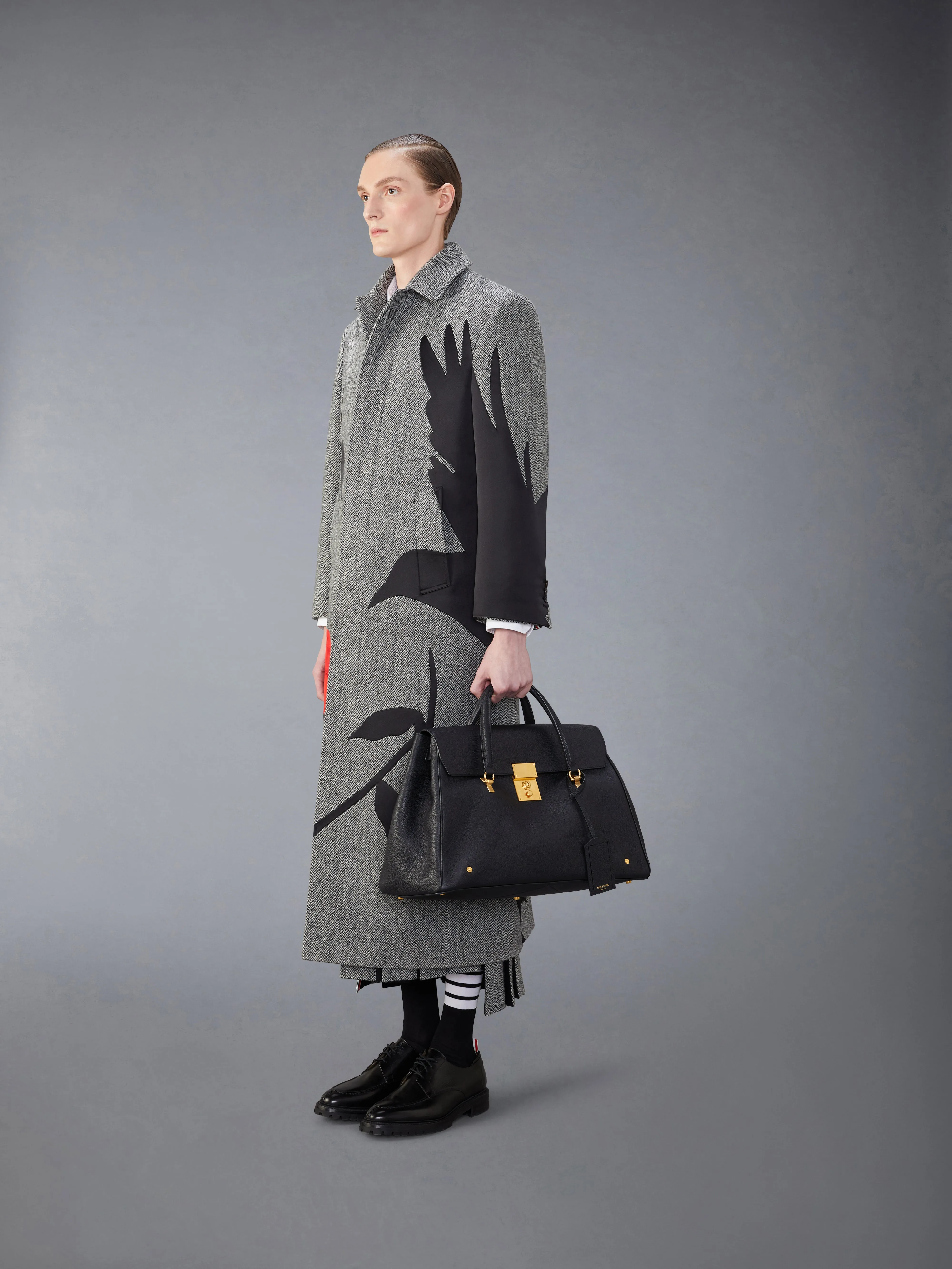 BOLTON WEEKENDER BAG IN SOFT PEBBLE GRAIN LEATHER sold by Thom Browne product image thumbnail 4