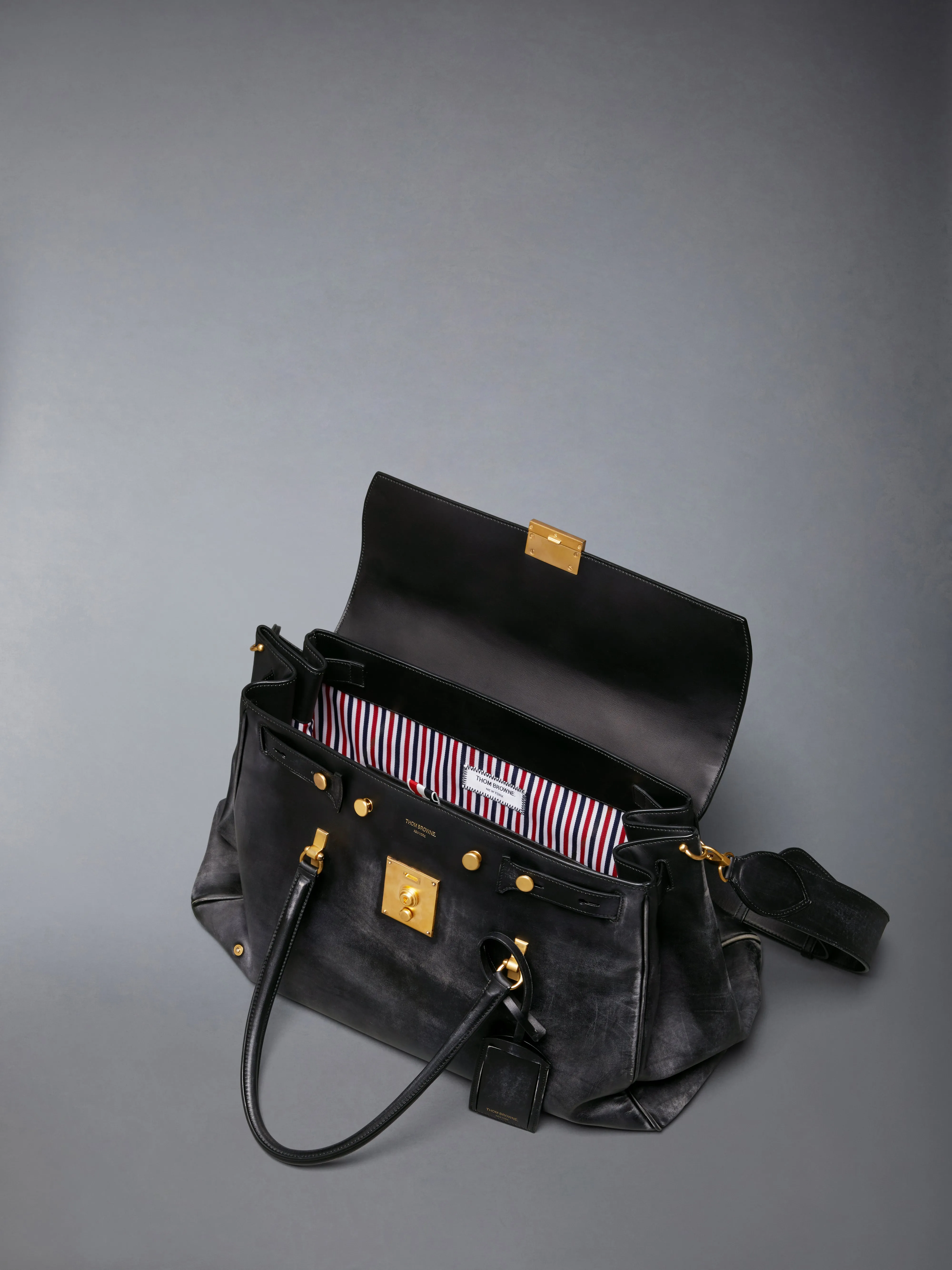 BOLTON WEEKENDER BAG IN DISTRESSED LEATHER sold by Thom Browne product image thumbnail 5