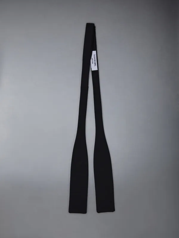 SUPER 120'S TWILL BOW TIE made by Thom Browne