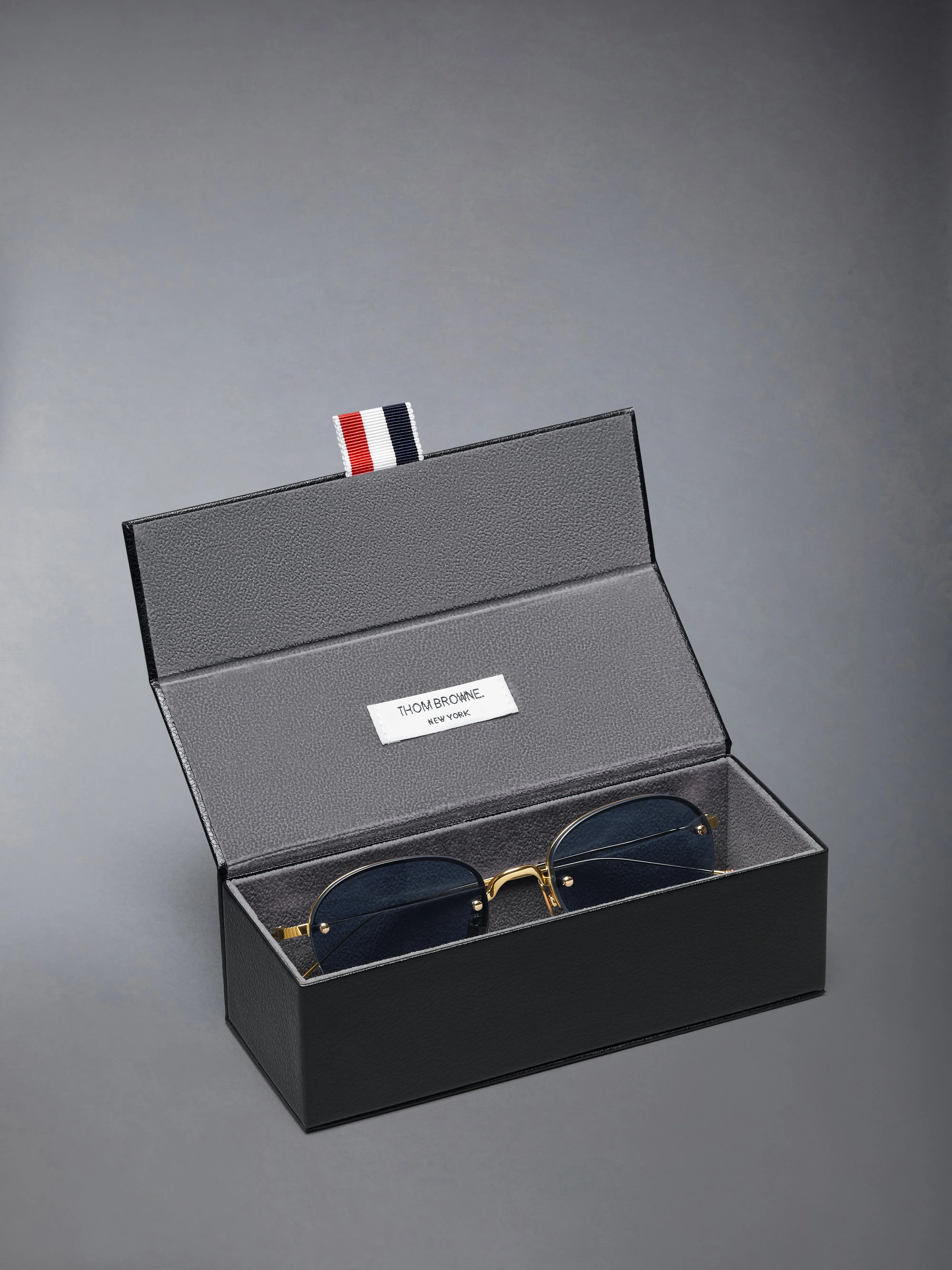 TITANIUM SEMI RIMLESS OVAL SUNGLASSES sold by Thom Browne product image thumbnail 4