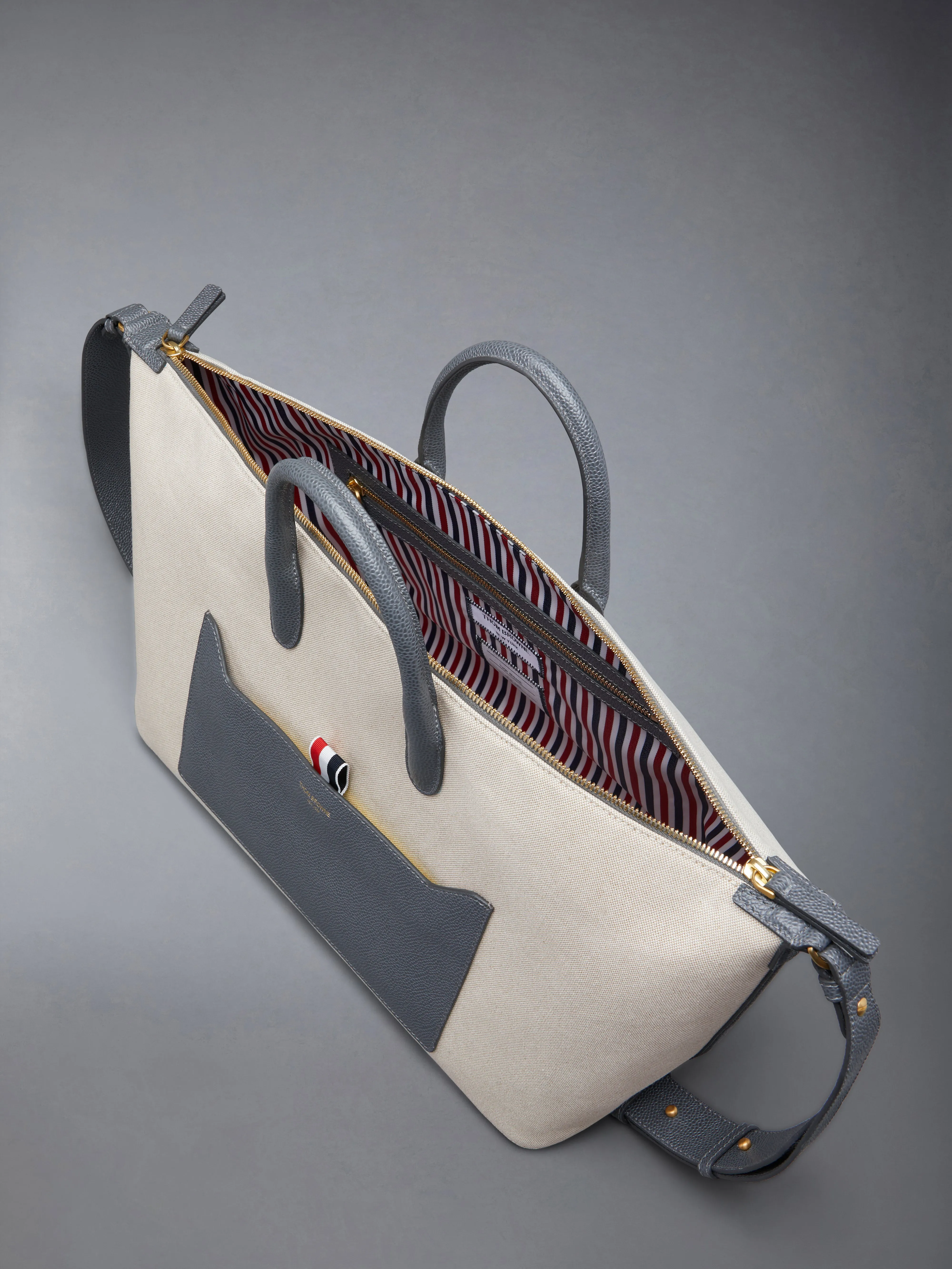 MEDIUM DUFFLE IN SALT AND PEPPER COTTON CANVAS sold by Thom Browne product image thumbnail 4