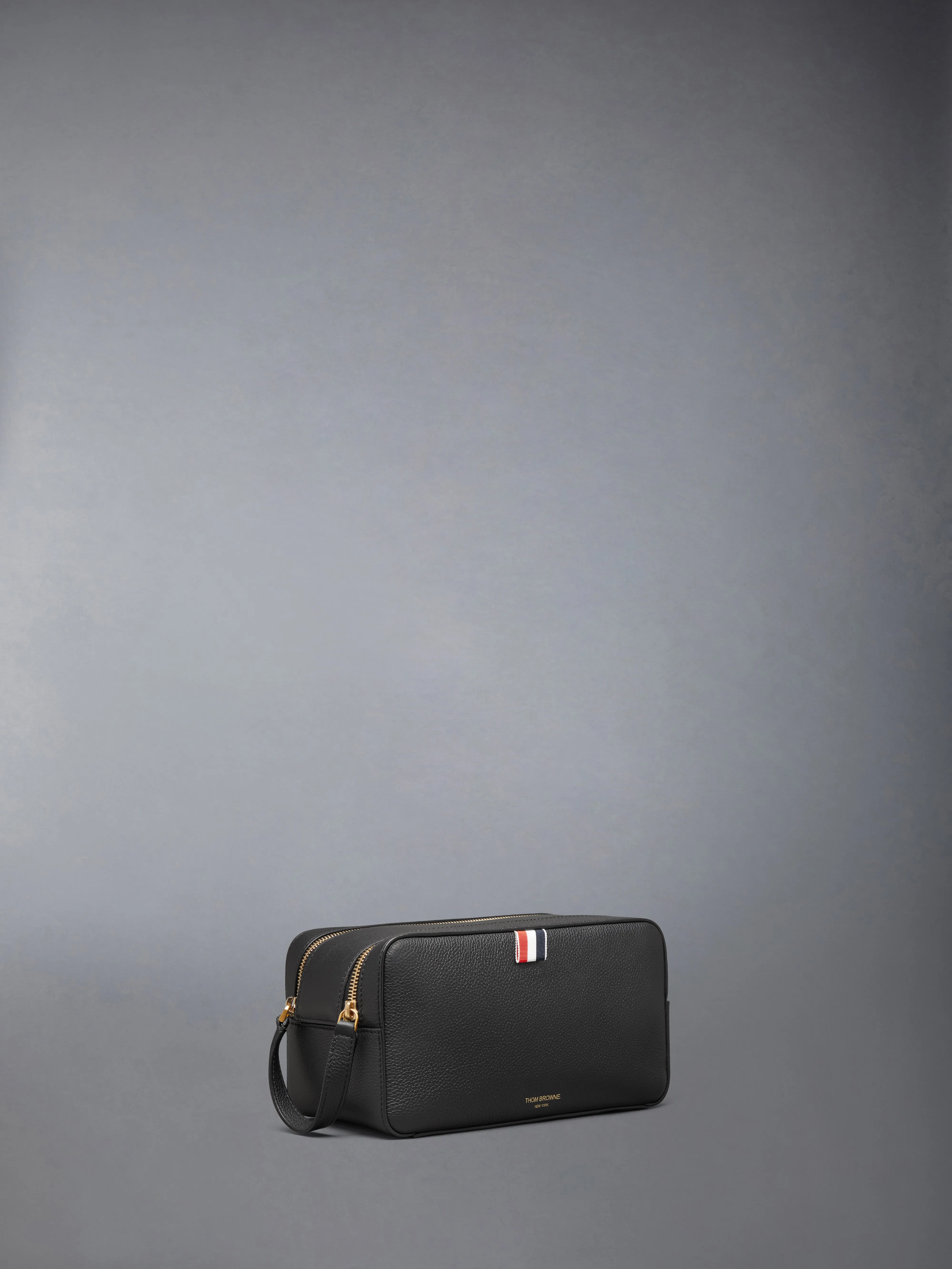 WASH BAG IN SOFT PEBBLE GRAIN LEATHER sold by Thom Browne product image thumbnail 2