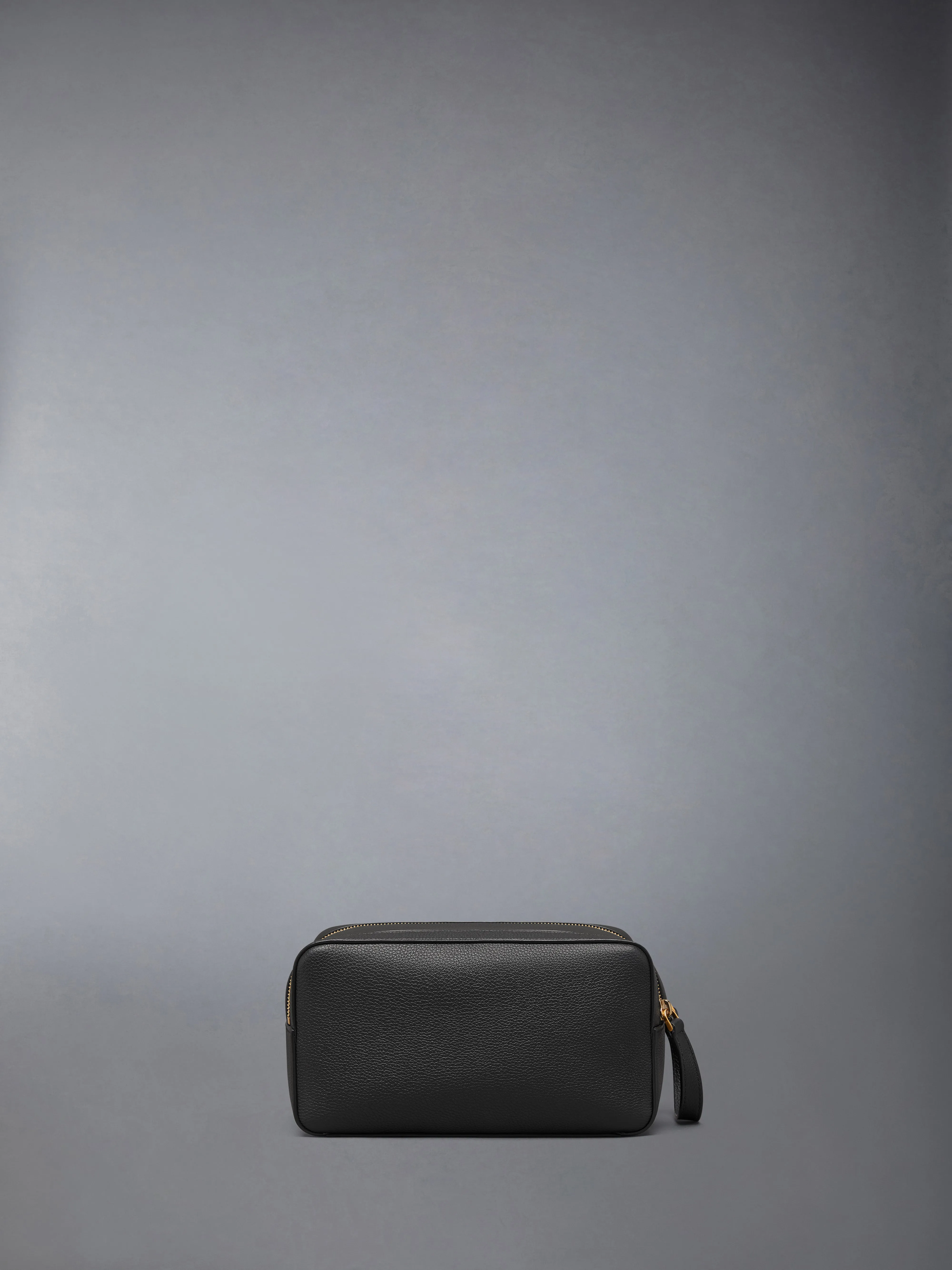 WASH BAG IN SOFT PEBBLE GRAIN LEATHER sold by Thom Browne product image thumbnail 3