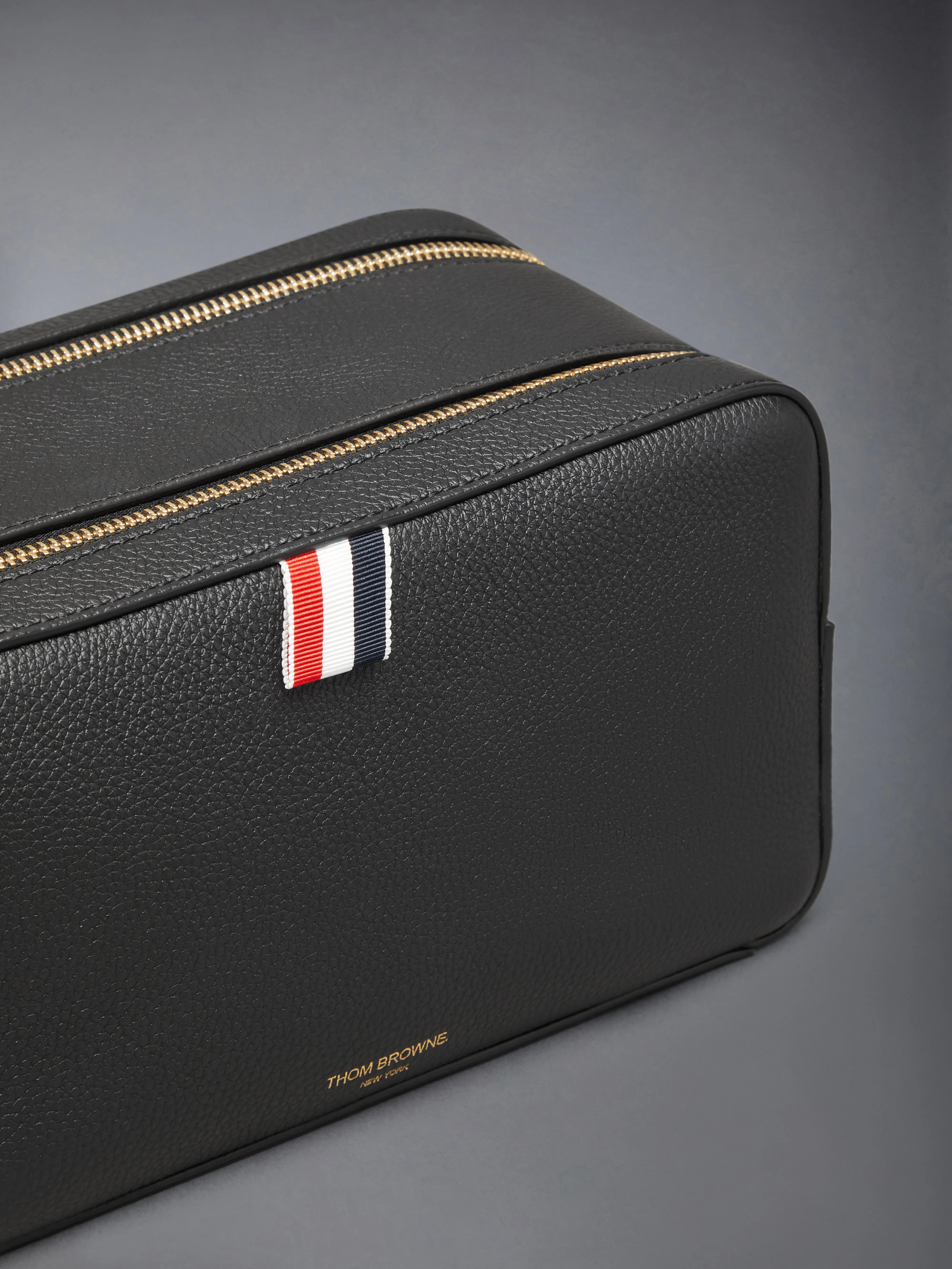 WASH BAG IN SOFT PEBBLE GRAIN LEATHER sold by Thom Browne product image thumbnail 5
