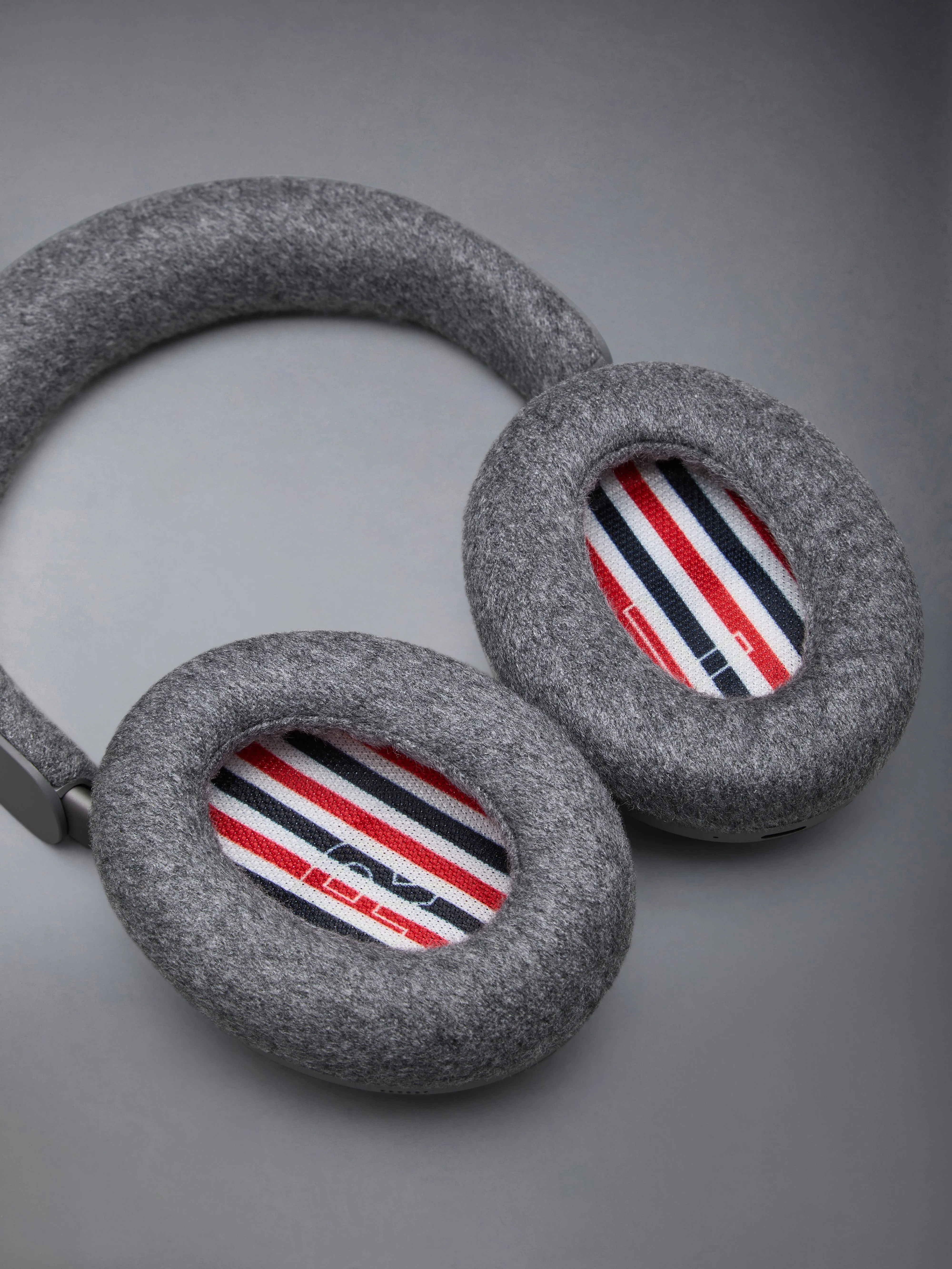 BOSE QUIETCOMFORT ULTRA HEADPHONES sold by Thom Browne product image thumbnail 5
