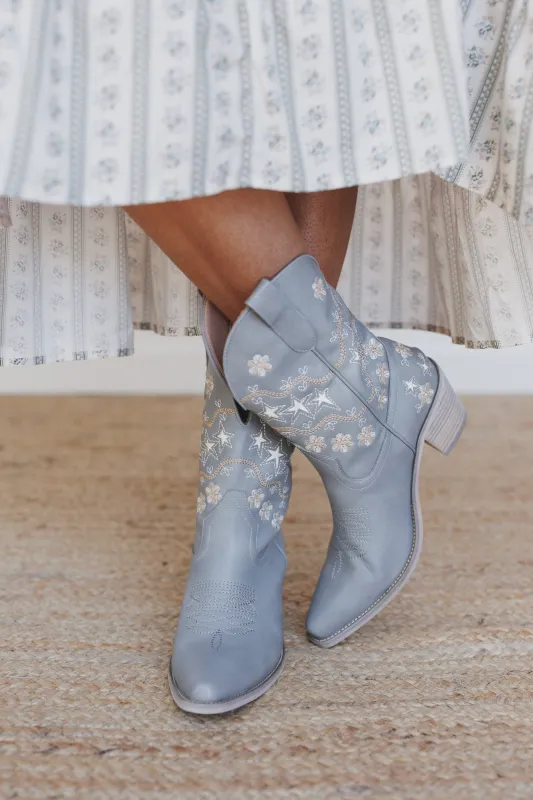 Cassy Embroidered Boots - Gray made by Mi.iM