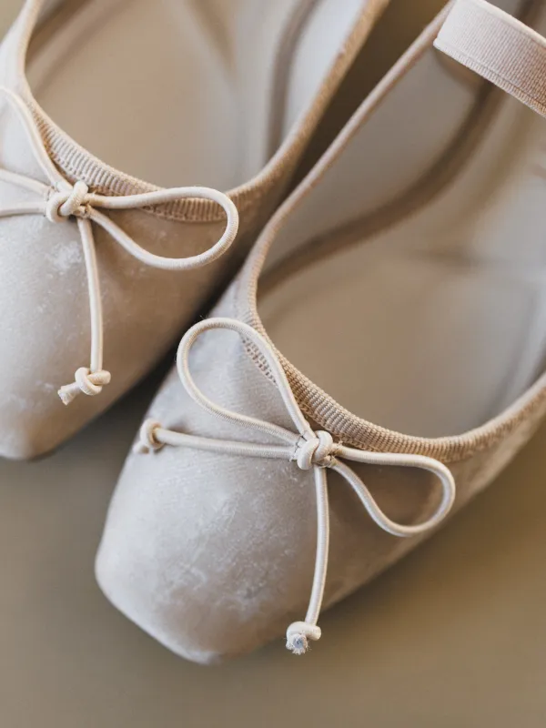 London Flats  - Beige made by Oasis Society