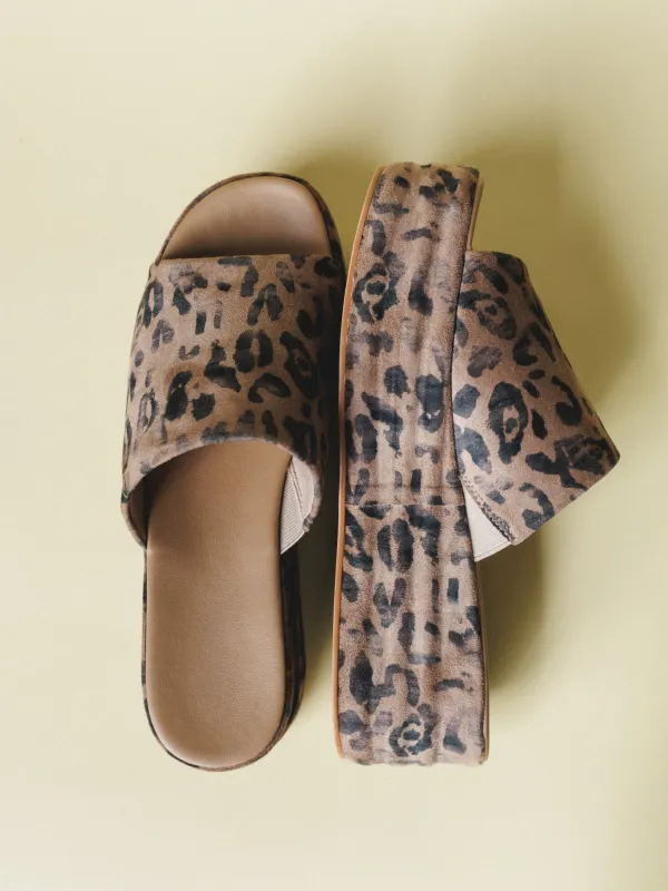 Harbor Platform Slide - Leopard - Pre Order made by Three Bird Nest