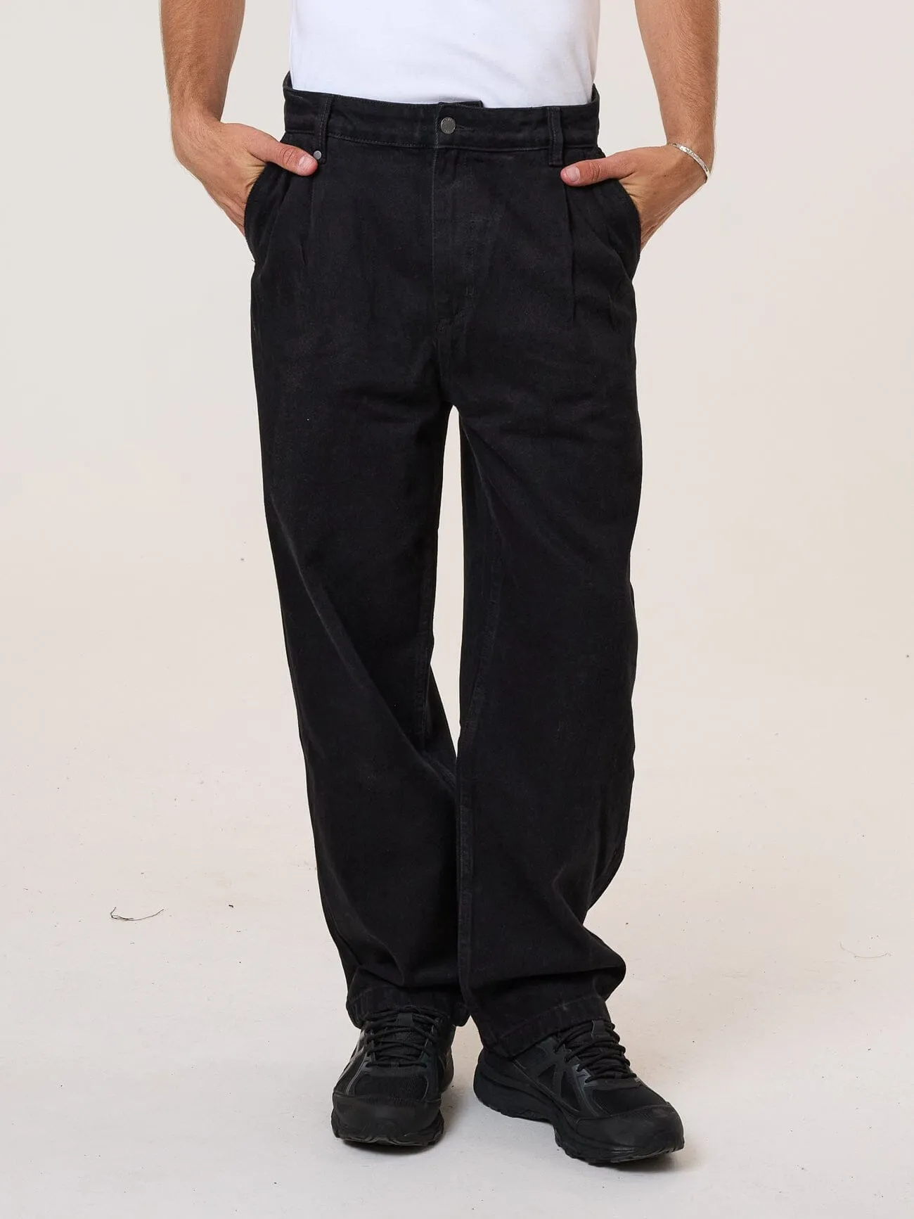 Big Slacker Pleated Jean - Black Rinse sold by Thrills
