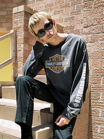 Plymouth - Black Gloss / Grey sold by Thrills product image thumbnail 3