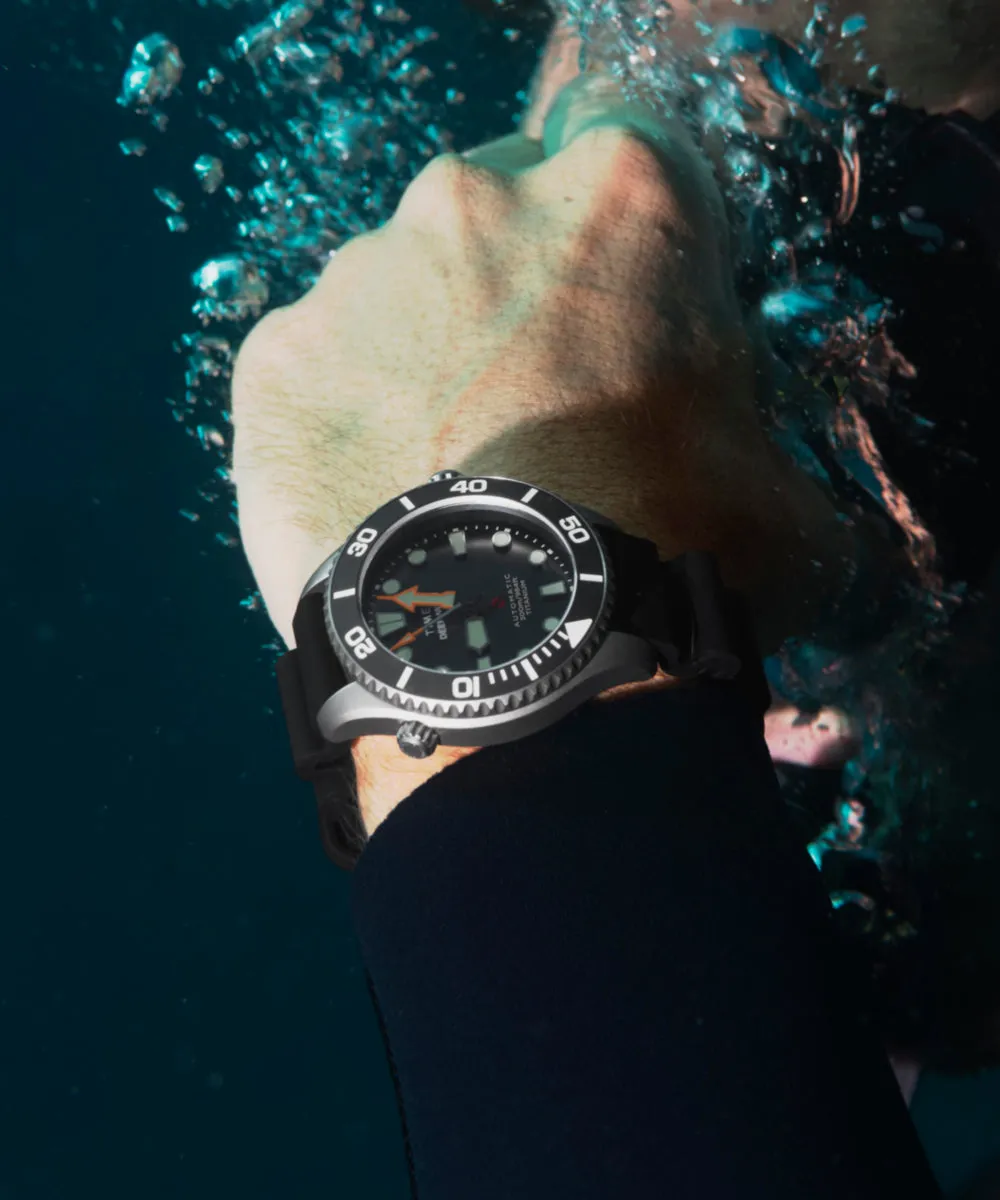 Deepwater Meridian 300 Titanium HEV Automatic 44mm HNBR Synthetic Rubber Strap Watch sold by Timex product image thumbnail 2