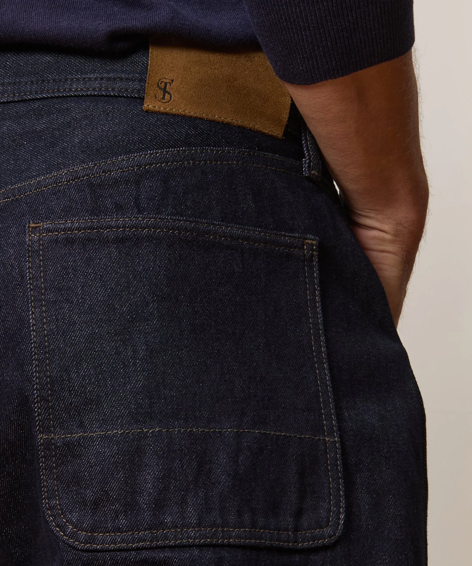 Relaxed Barrel Jean in Indigo Rinse sold by Todd Snyder product image thumbnail 5