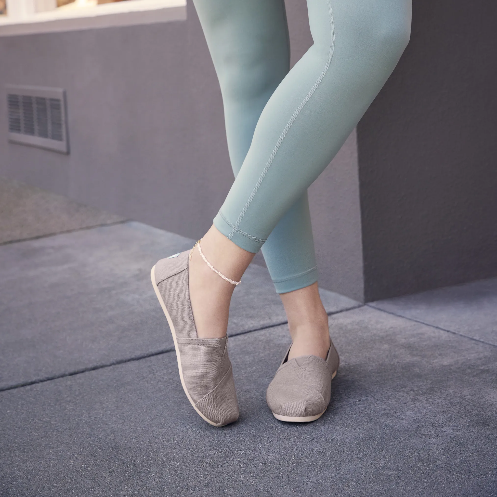 Alpargata Grey Heritage Canvas sold by Toms product image thumbnail 2