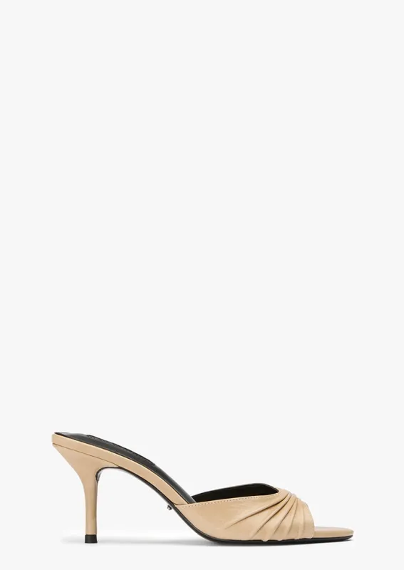 Hype Vanilla Vintage sold by Tony Bianco