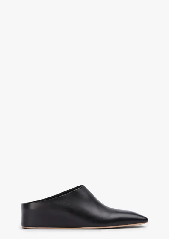 Quo Black Como sold by Tony Bianco