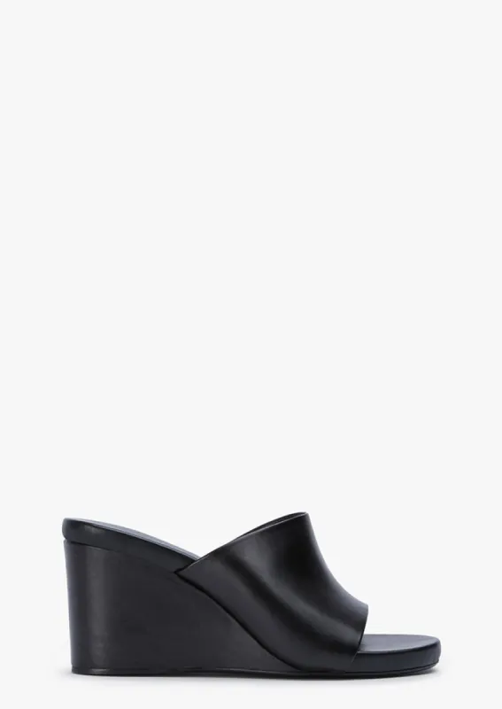 Arlo Black Como sold by Tony Bianco