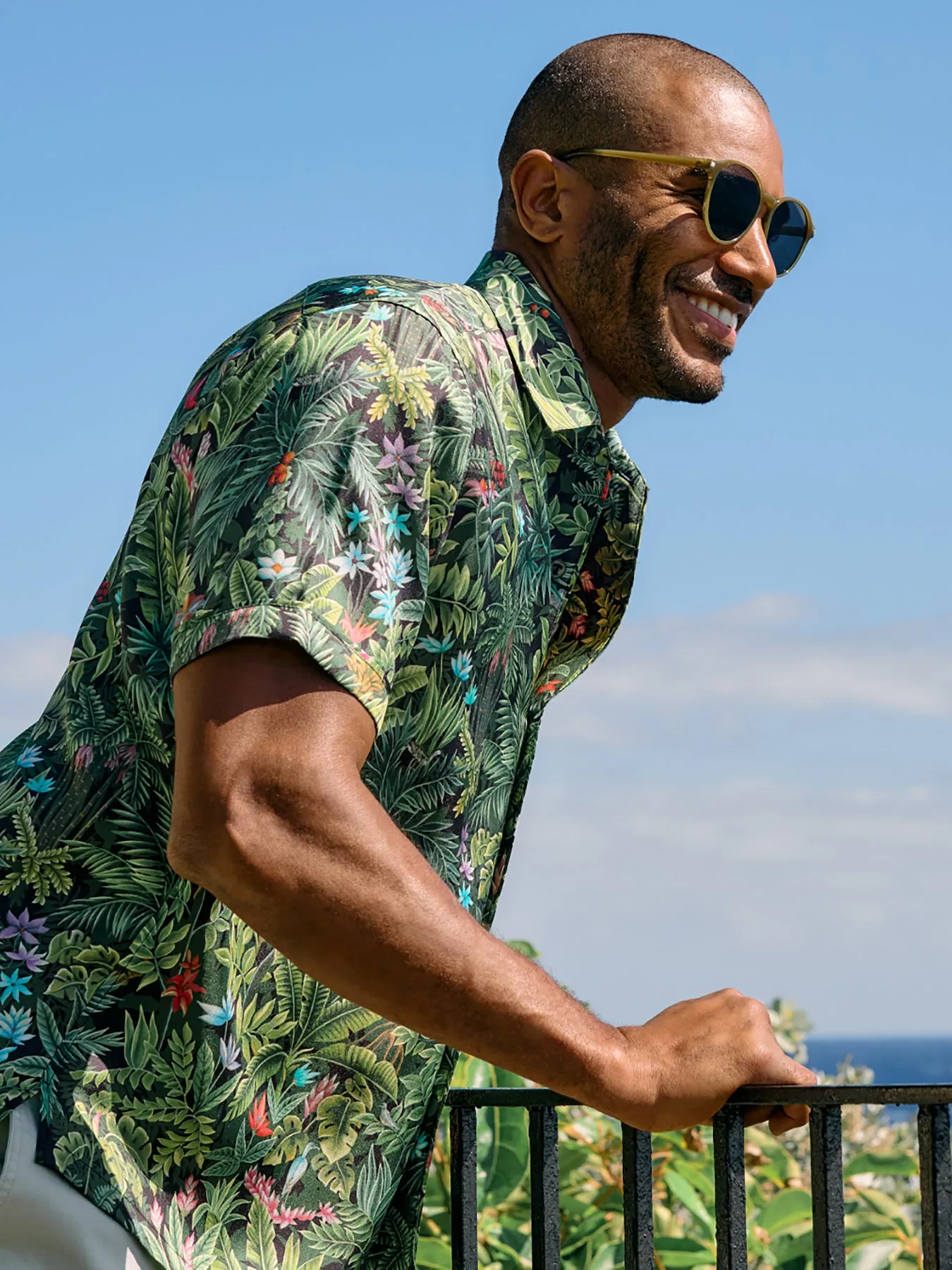 Henri's Hawaii sold by Tori Richard product image thumbnail 2