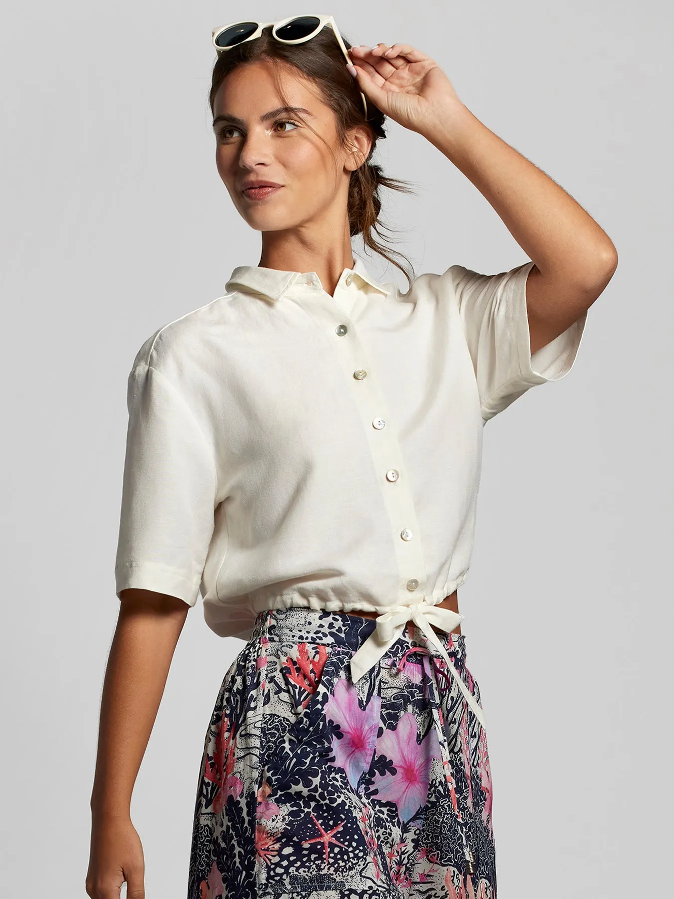 Coral Bloom Evelyn Pant sold by Tori Richard product image thumbnail 2