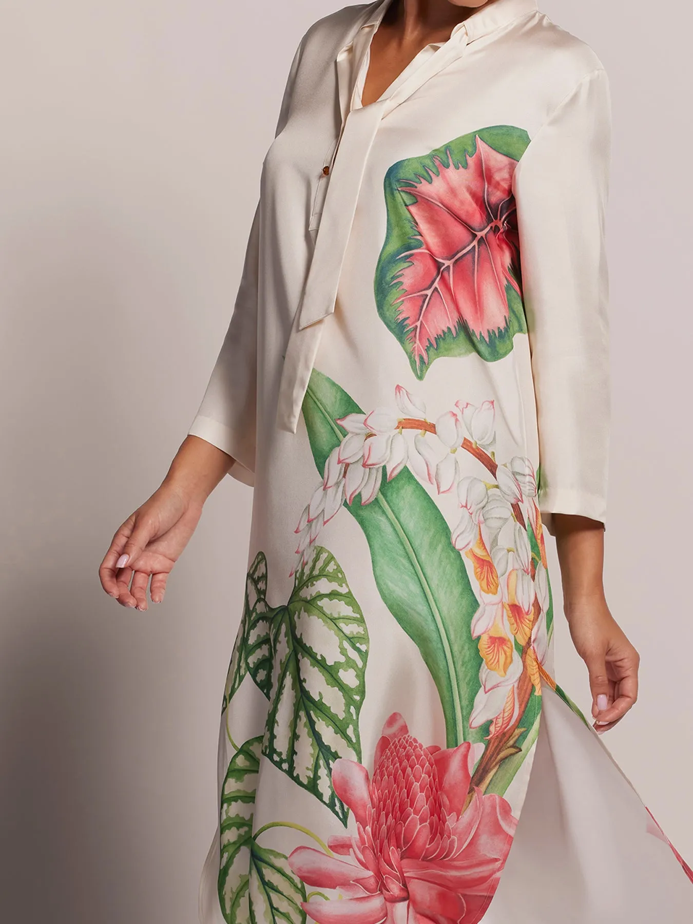 Tori's Garden Nicolette Caftan sold by Tori Richard product image thumbnail 4