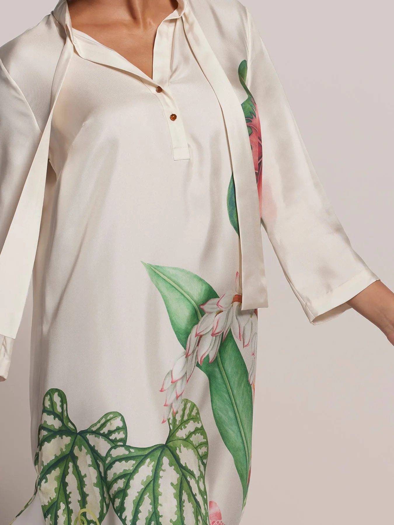 Tori's Garden Nicolette Caftan sold by Tori Richard product image thumbnail 2